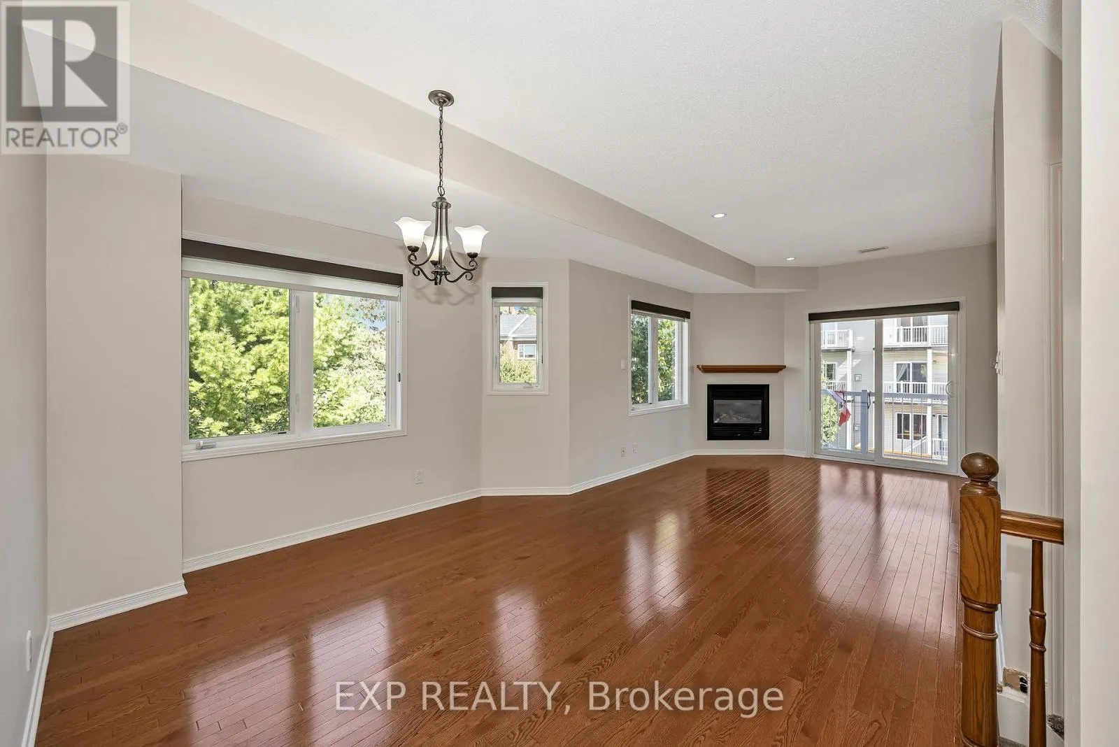 295 - 29 JARDIN PRIVATE E