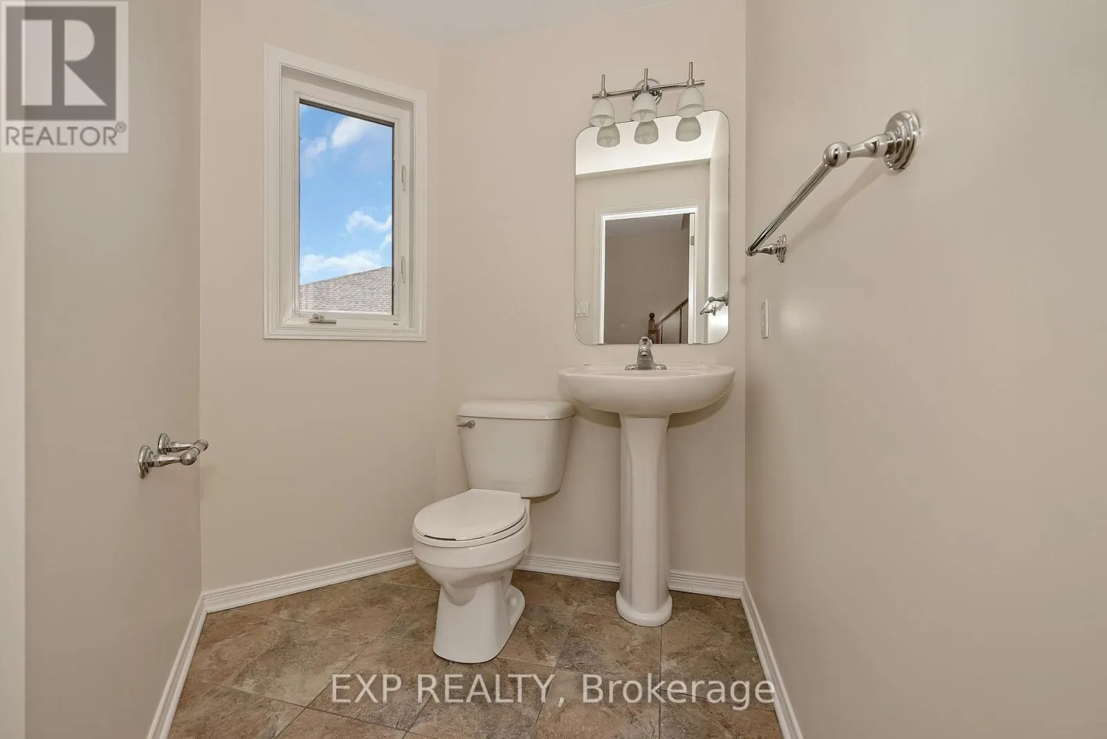 295 - 29 JARDIN PRIVATE E