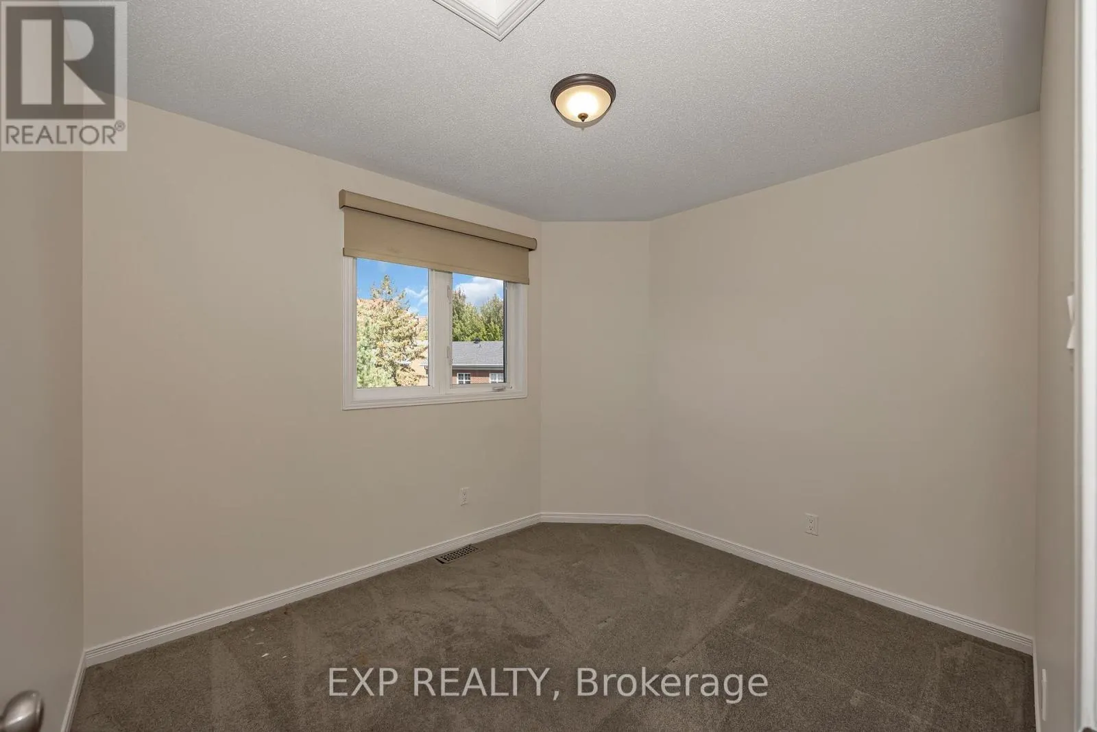 295 - 29 JARDIN PRIVATE E