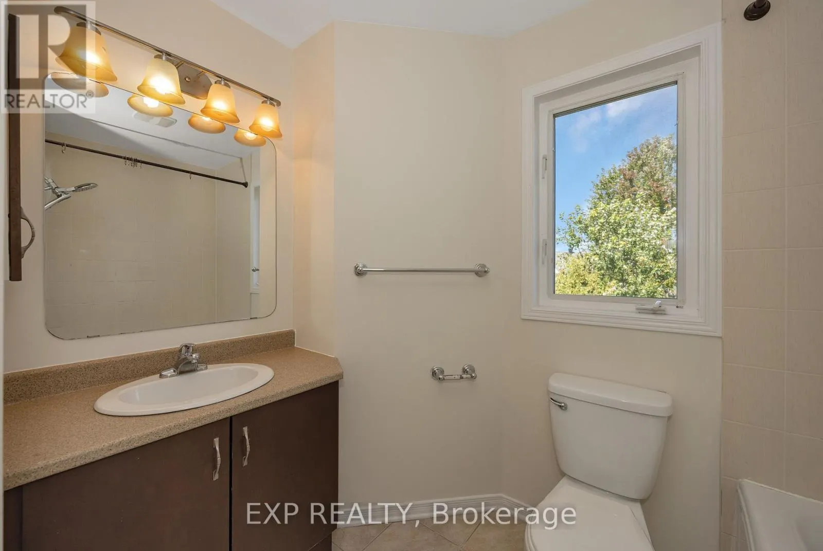295 - 29 JARDIN PRIVATE E