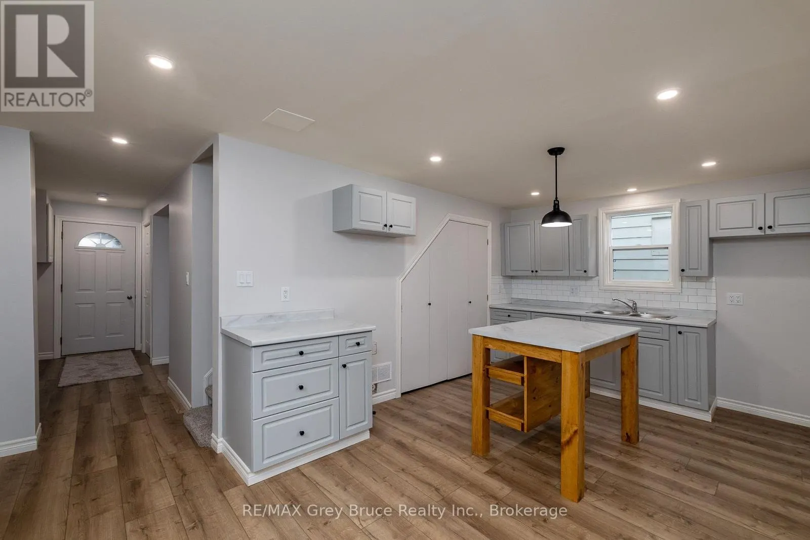 1131 3RD AVENUE W