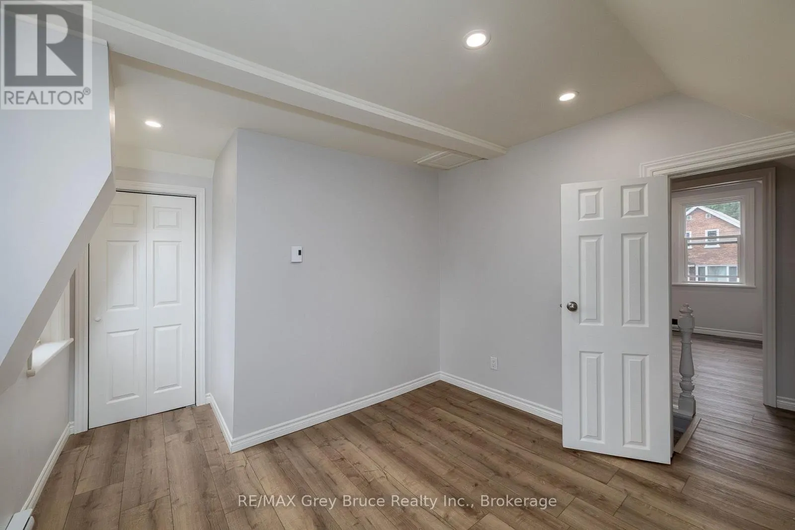 1131 3RD AVENUE W