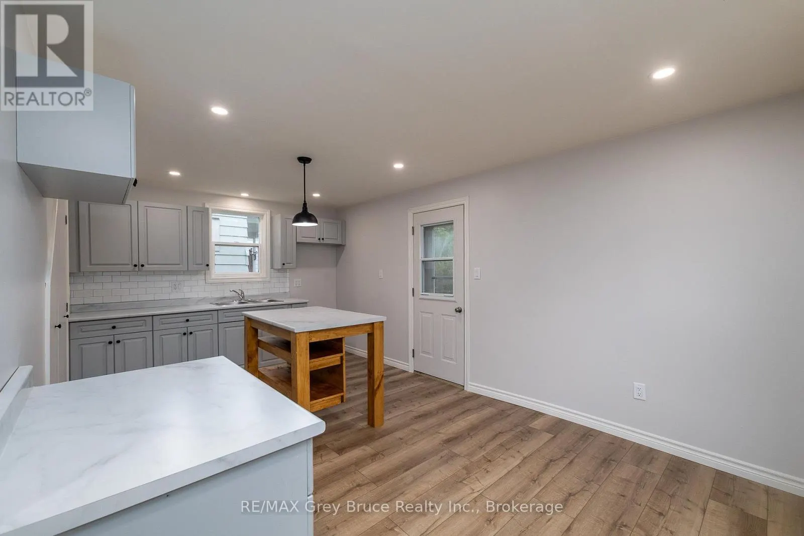 1131 3RD AVENUE W