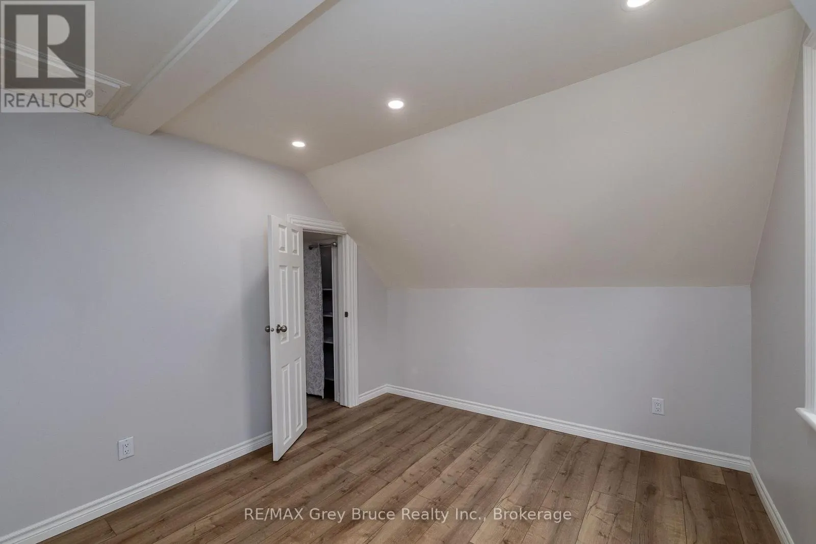 1131 3RD AVENUE W
