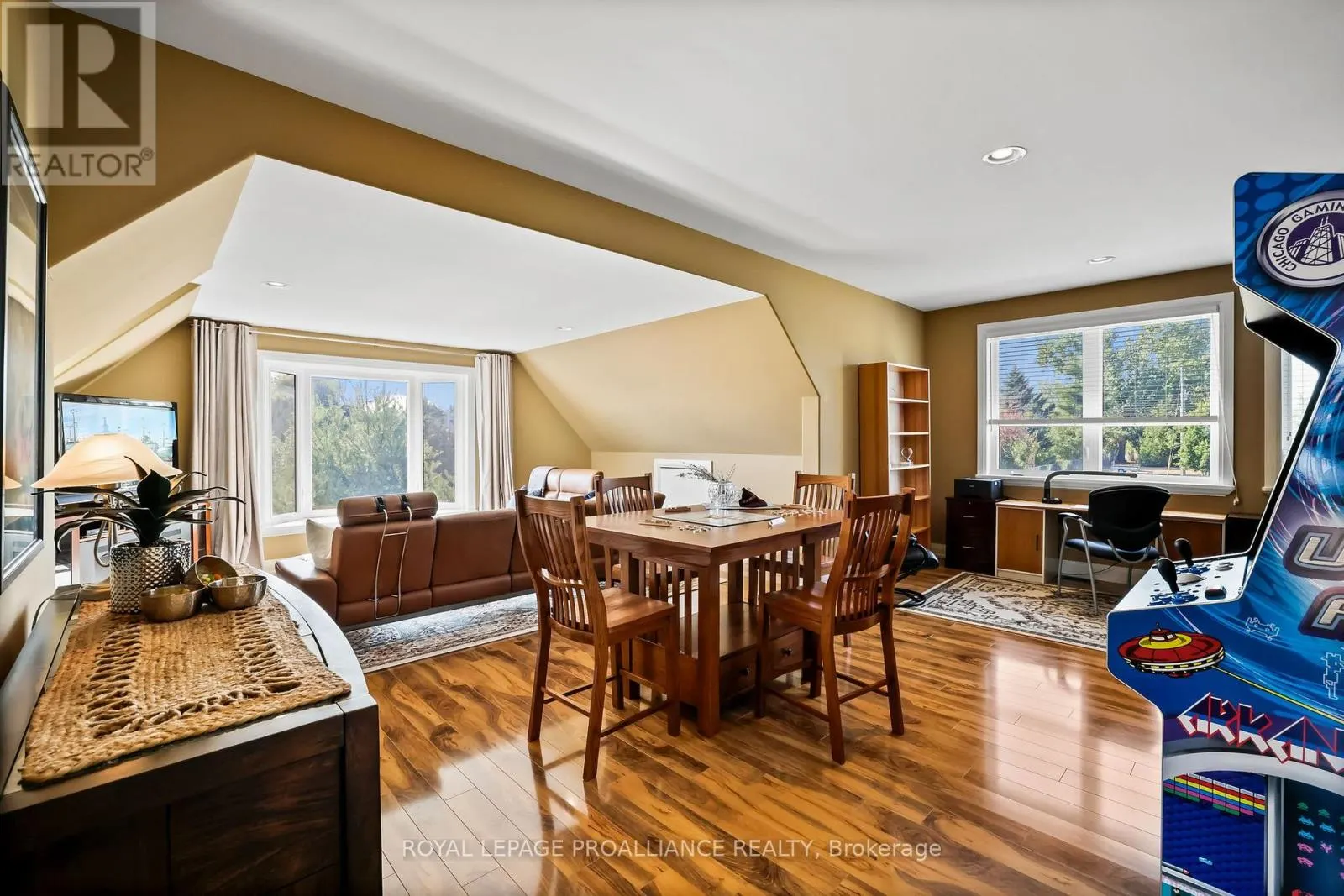 263 LAKESHORE ROAD