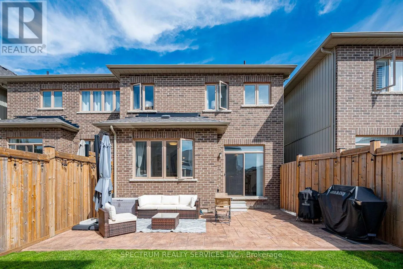 32 HORIZON AVENUE