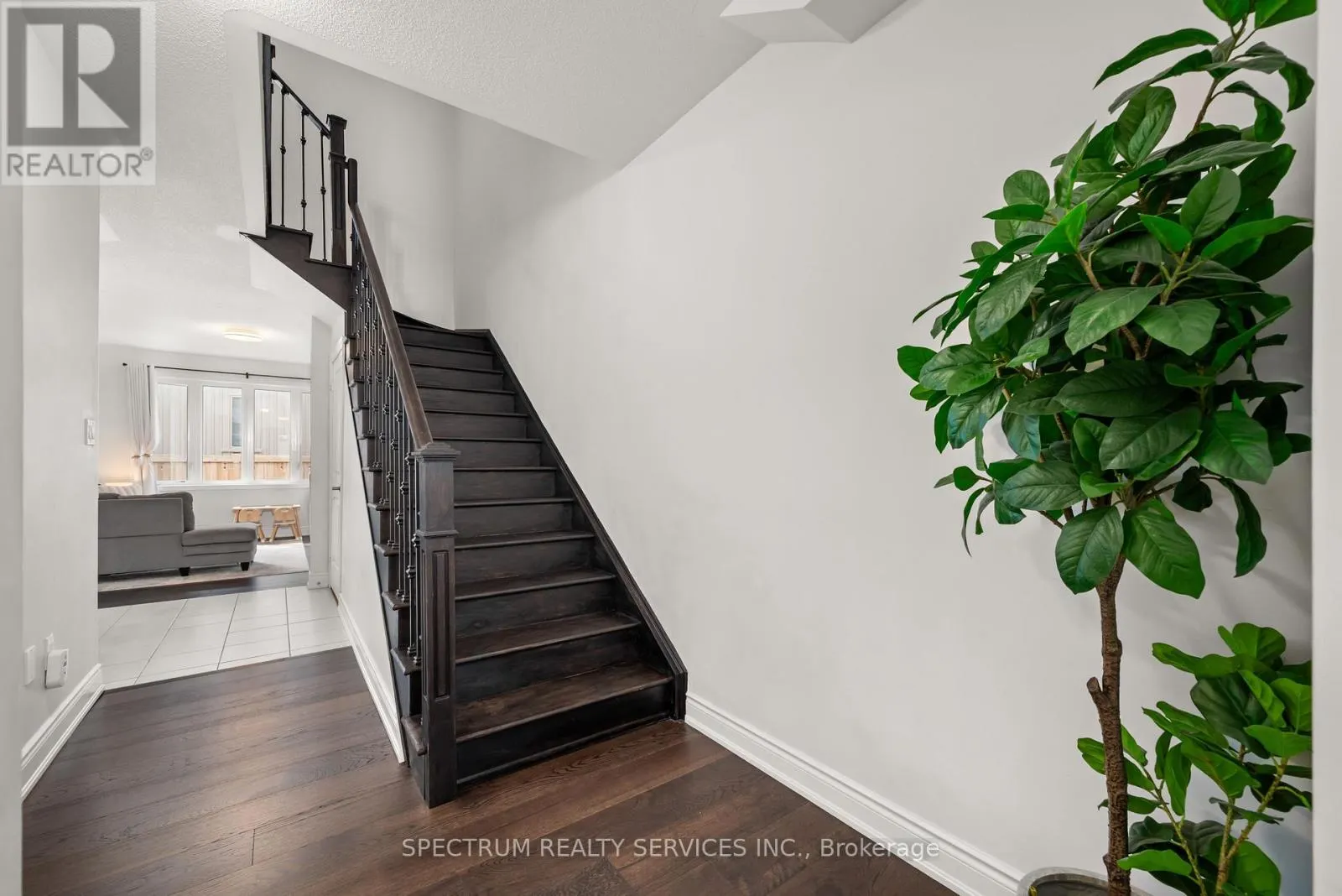 32 HORIZON AVENUE