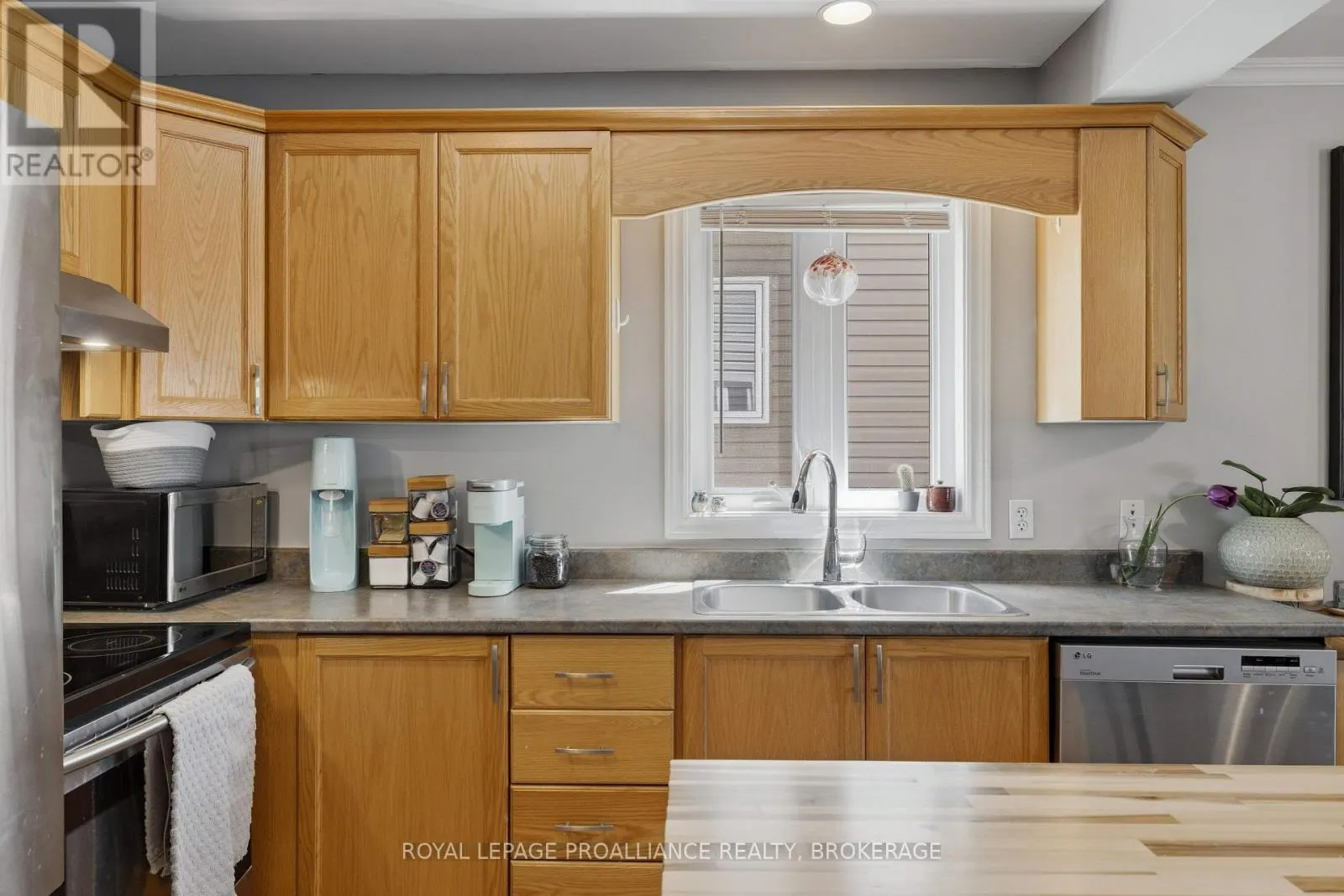2104 - 225 OAK STREET #2104