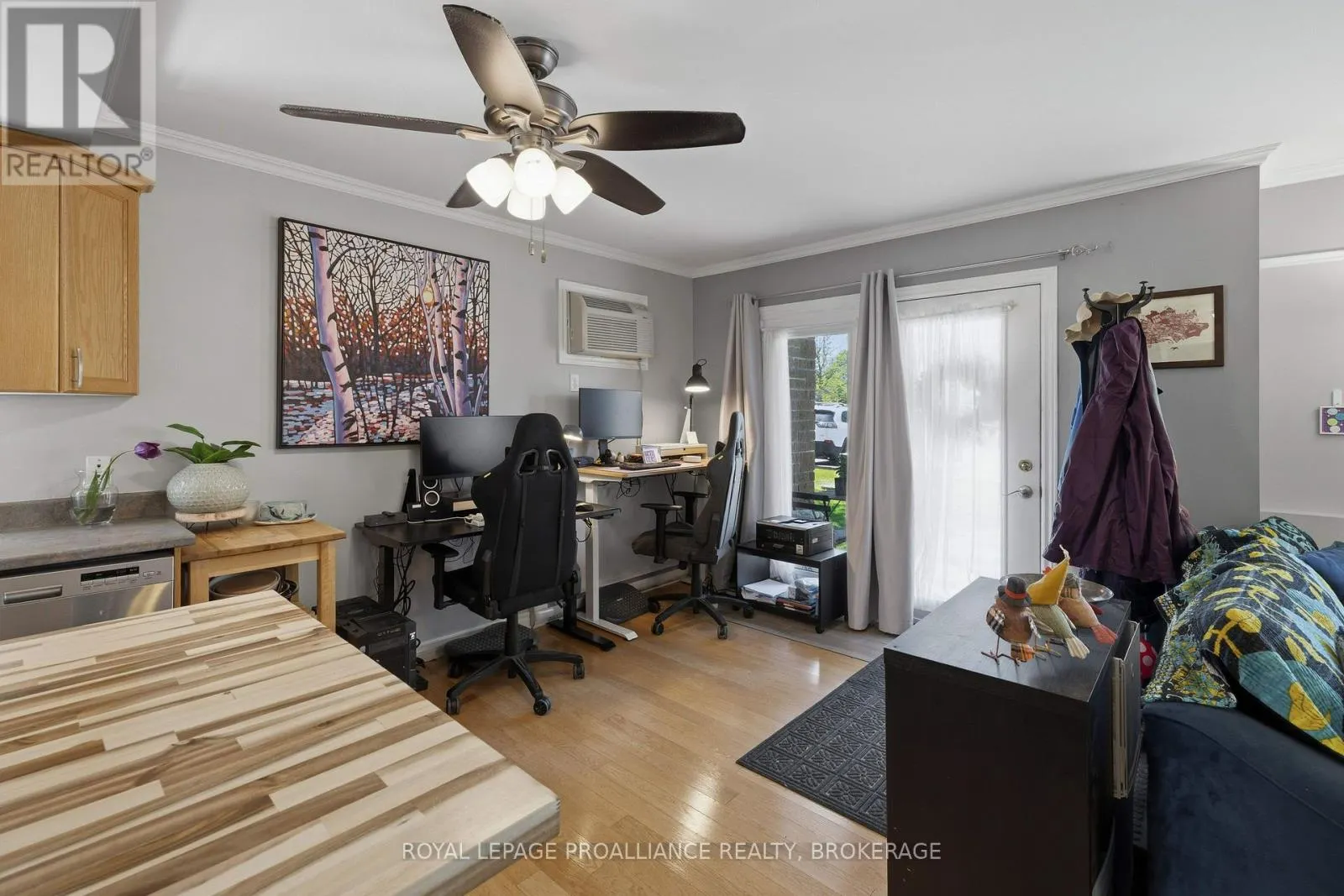 2104 - 225 OAK STREET #2104