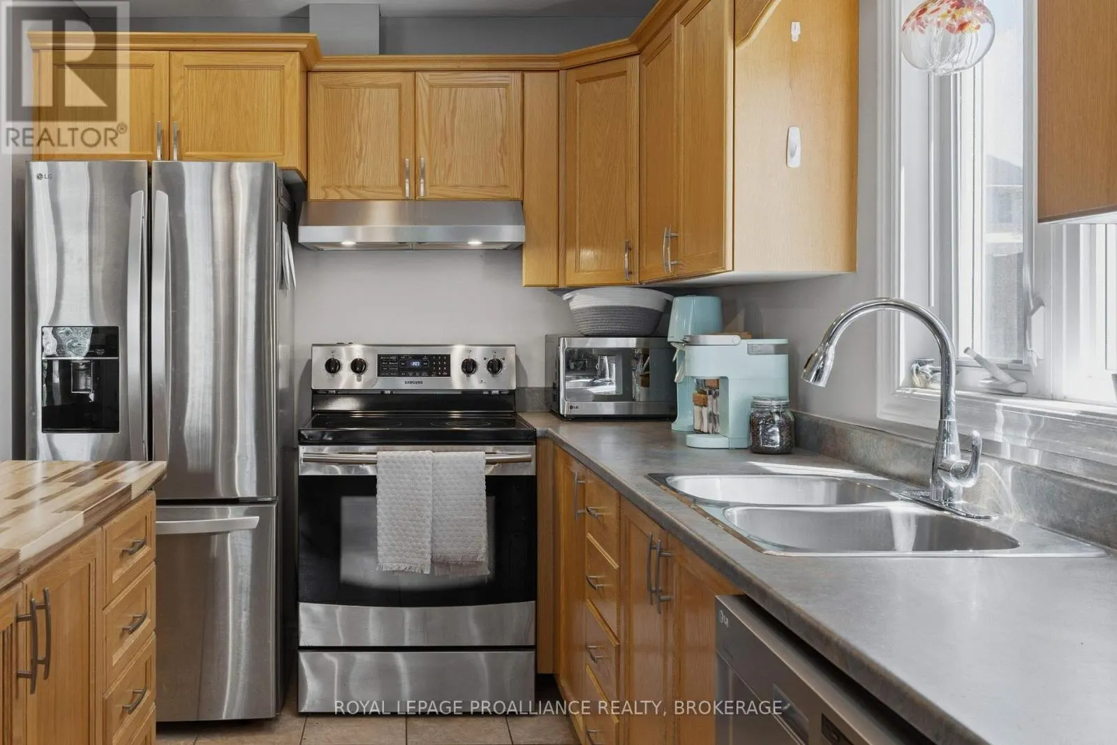 2104 - 225 OAK STREET #2104