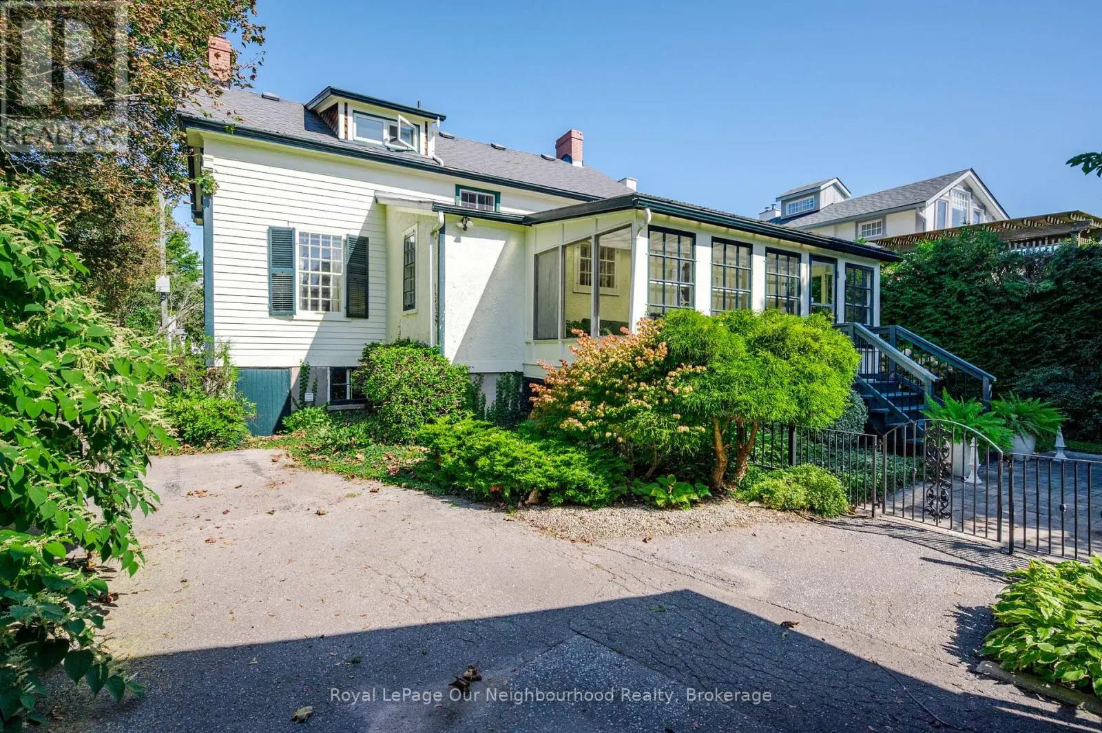 309 KING STREET W