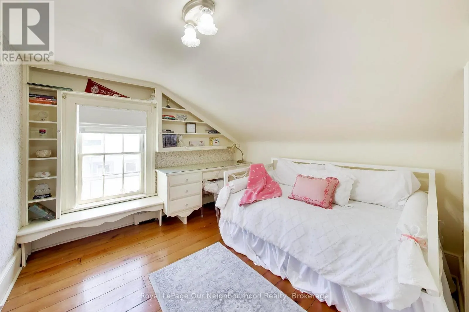 309 KING STREET W