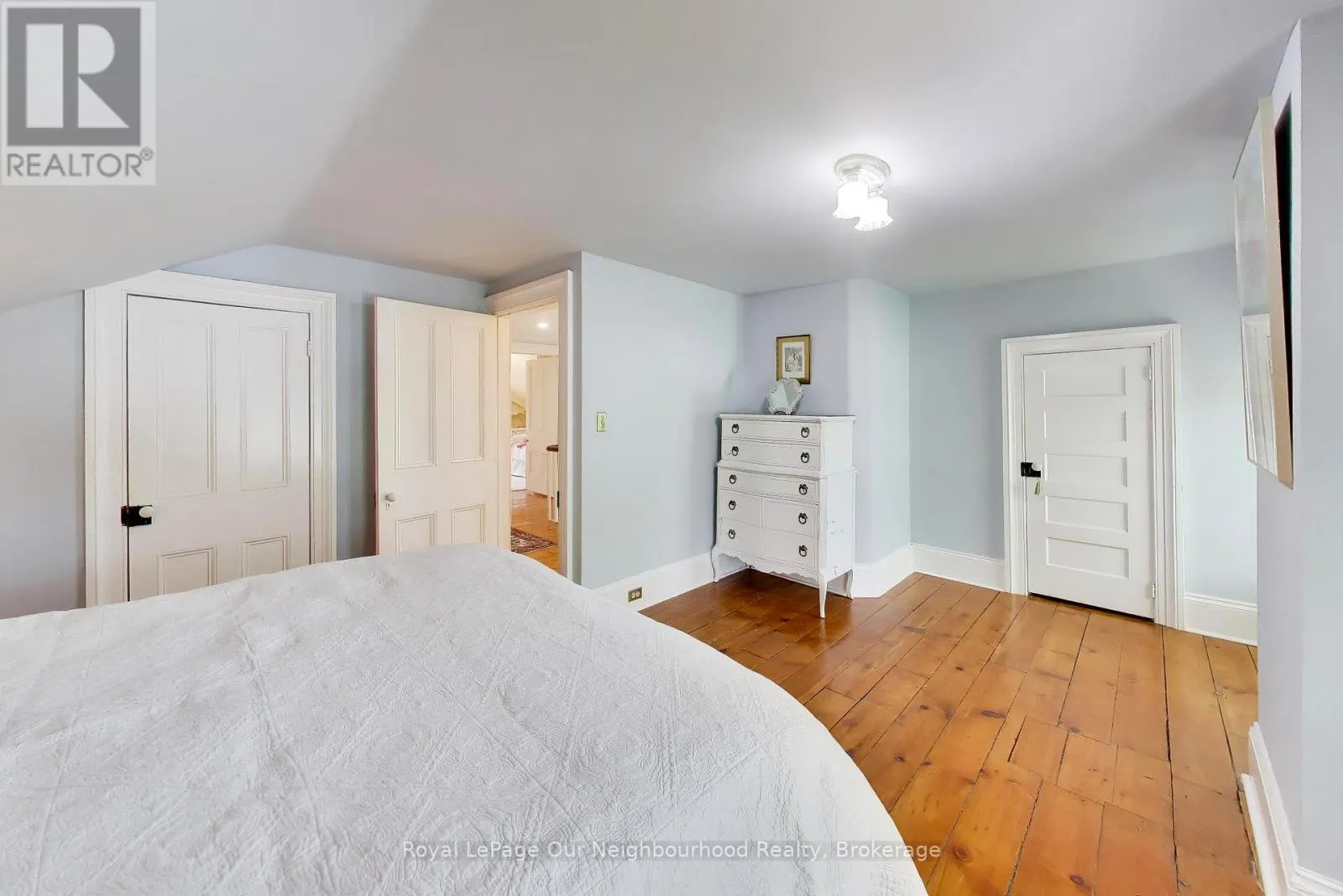 309 KING STREET W