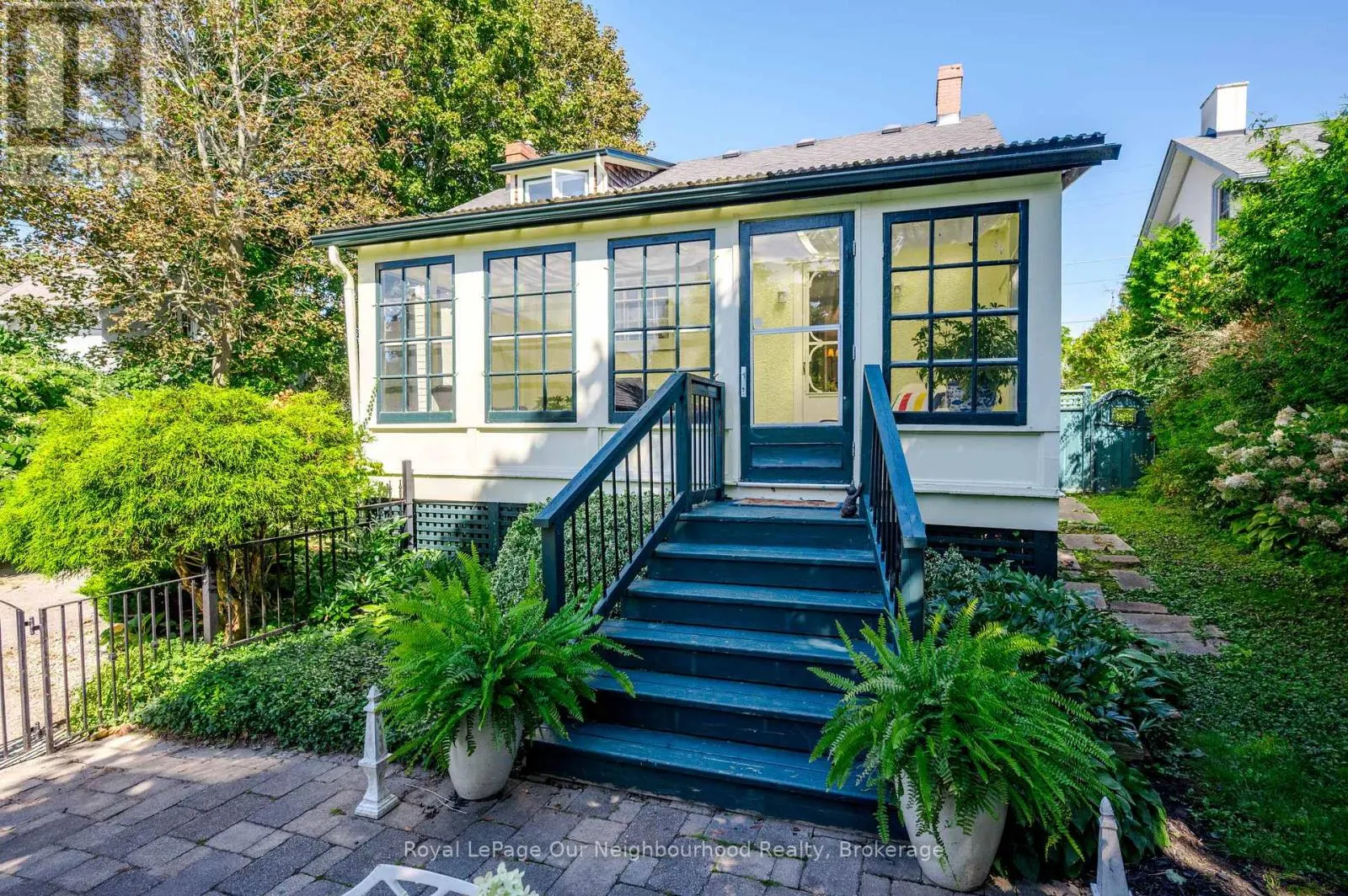309 KING STREET W