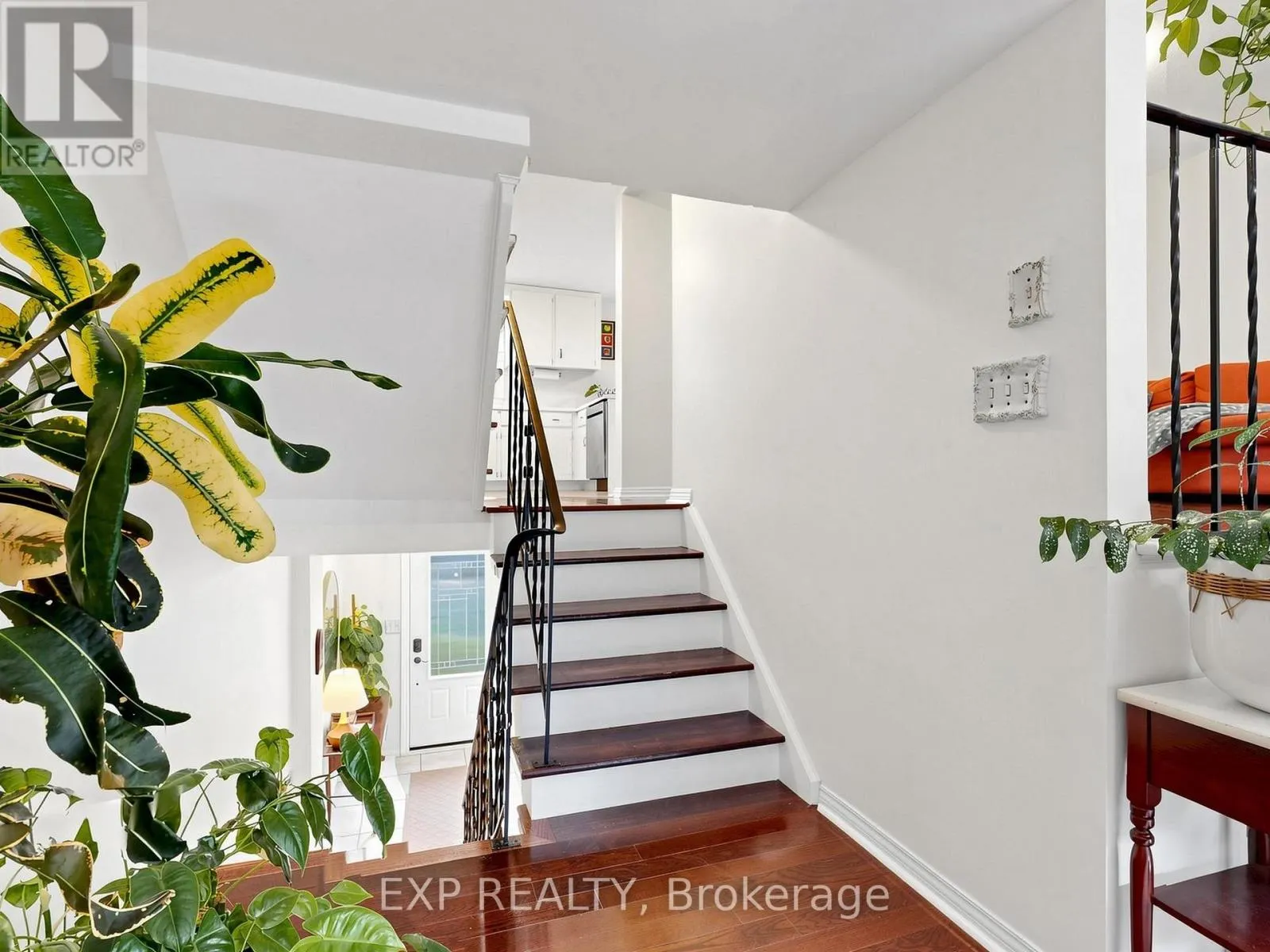 12 - 91 LIVINGSTON AVENUE
