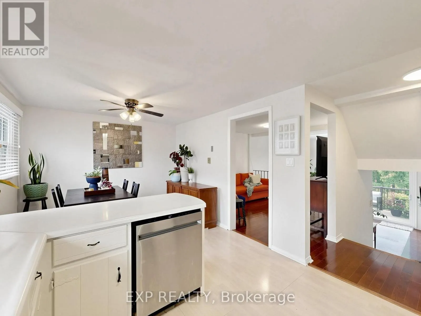 12 - 91 LIVINGSTON AVENUE