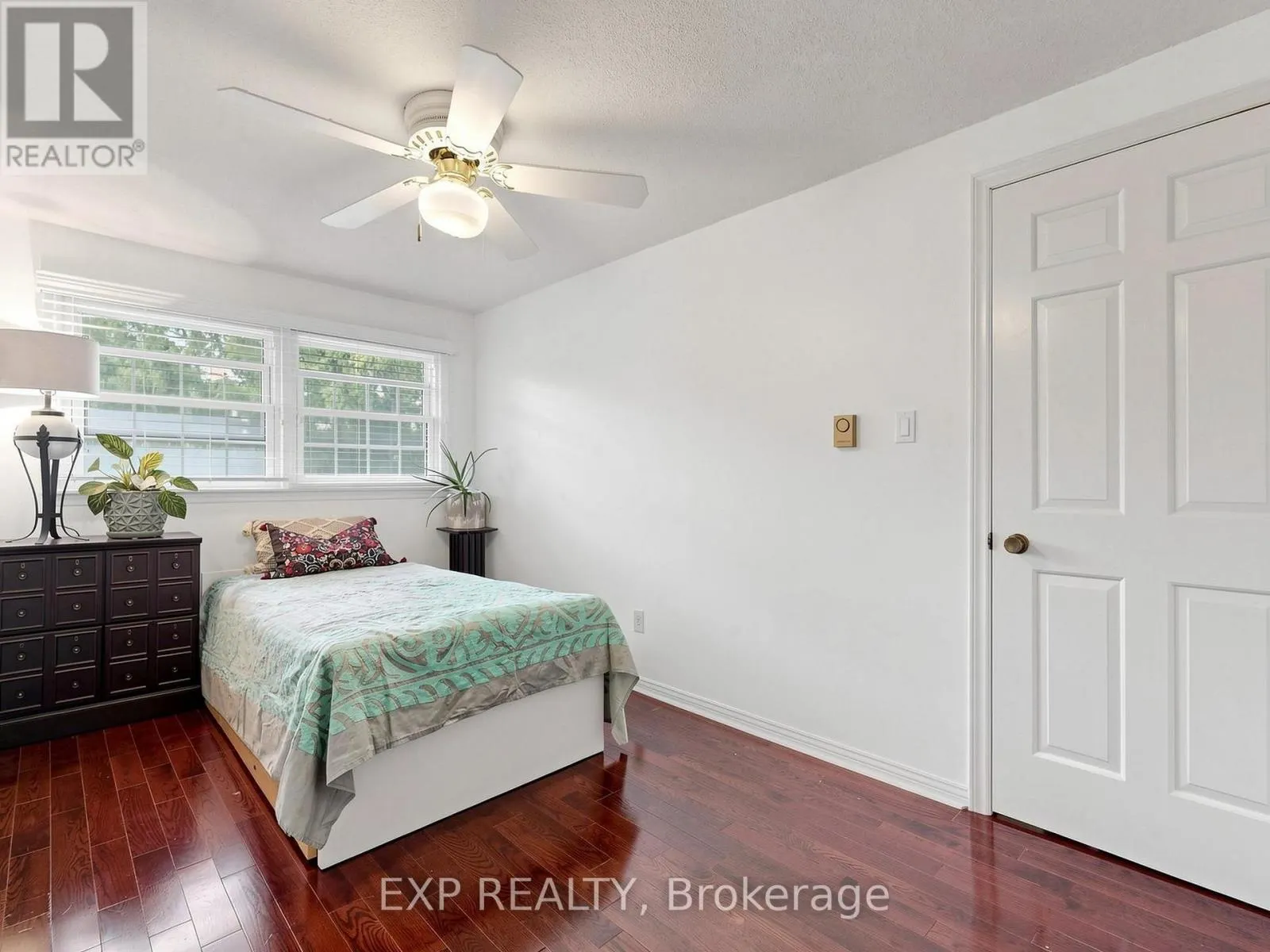 12 - 91 LIVINGSTON AVENUE