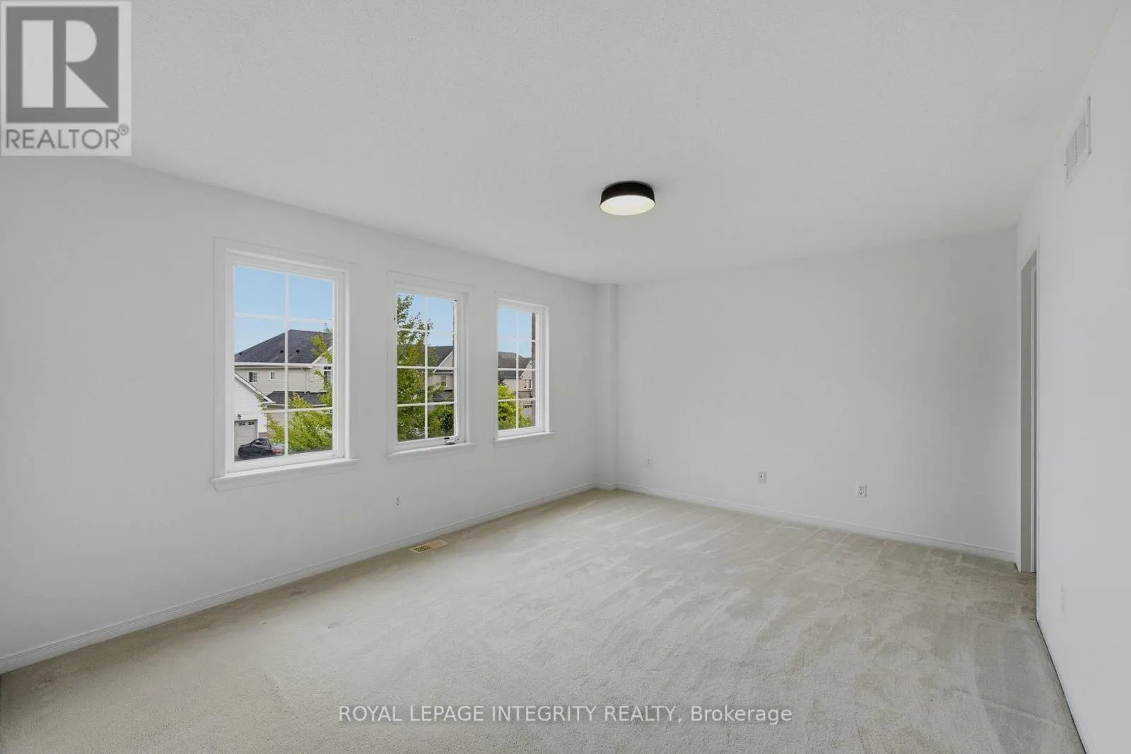 176 WINDANCE CRESCENT