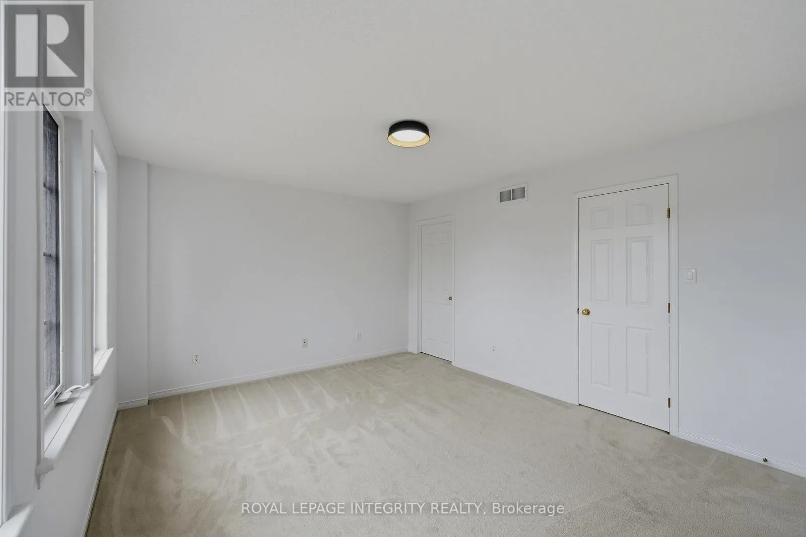 176 WINDANCE CRESCENT