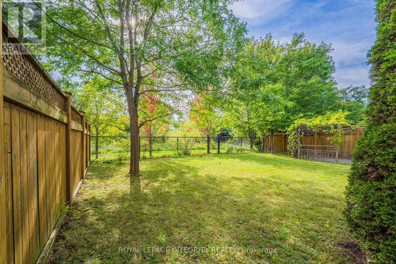 176 WINDANCE CRESCENT
