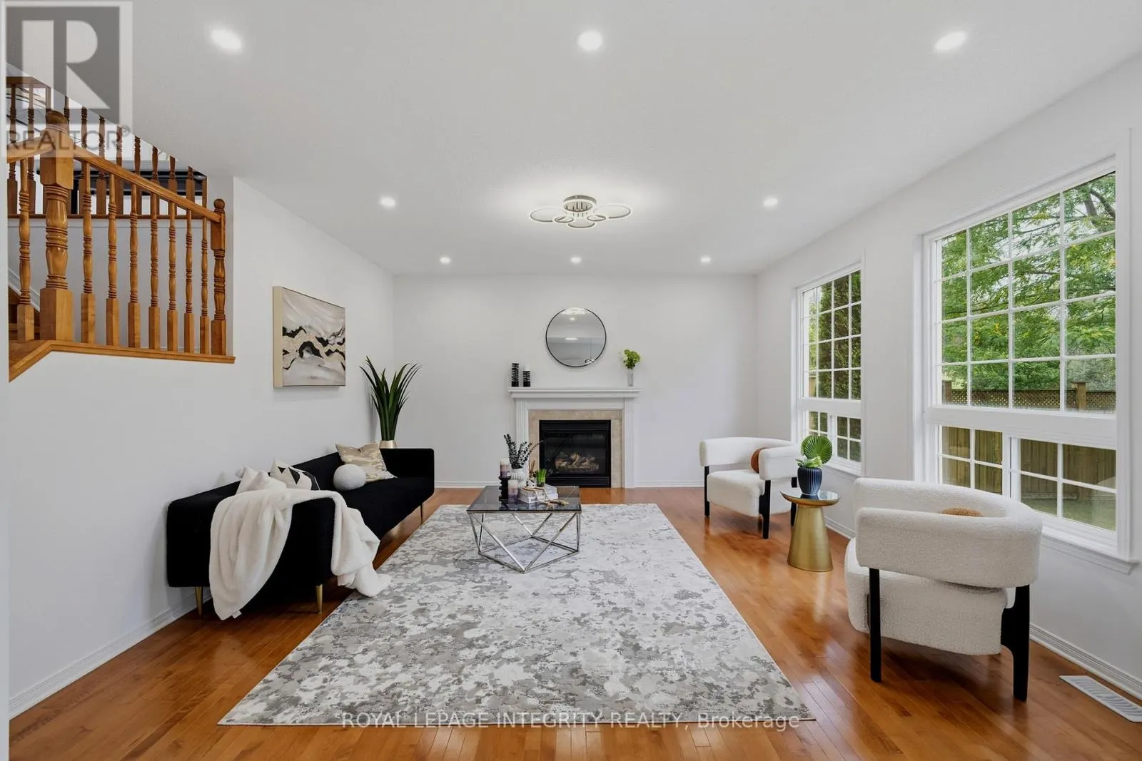 176 WINDANCE CRESCENT
