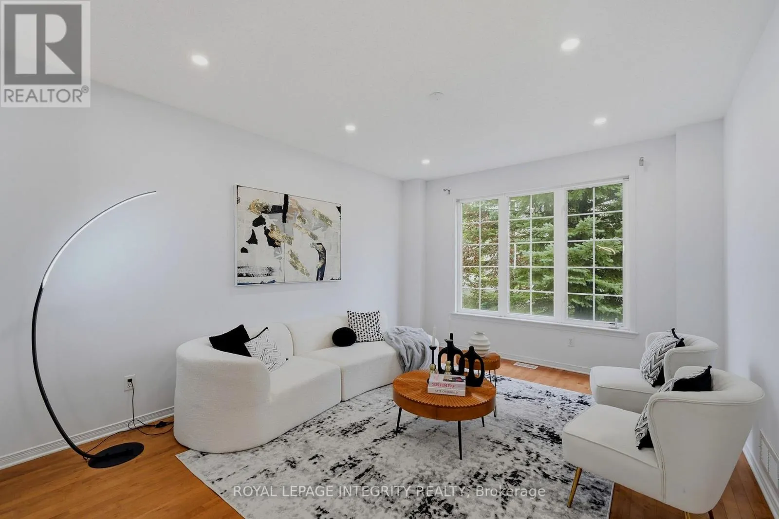 176 WINDANCE CRESCENT