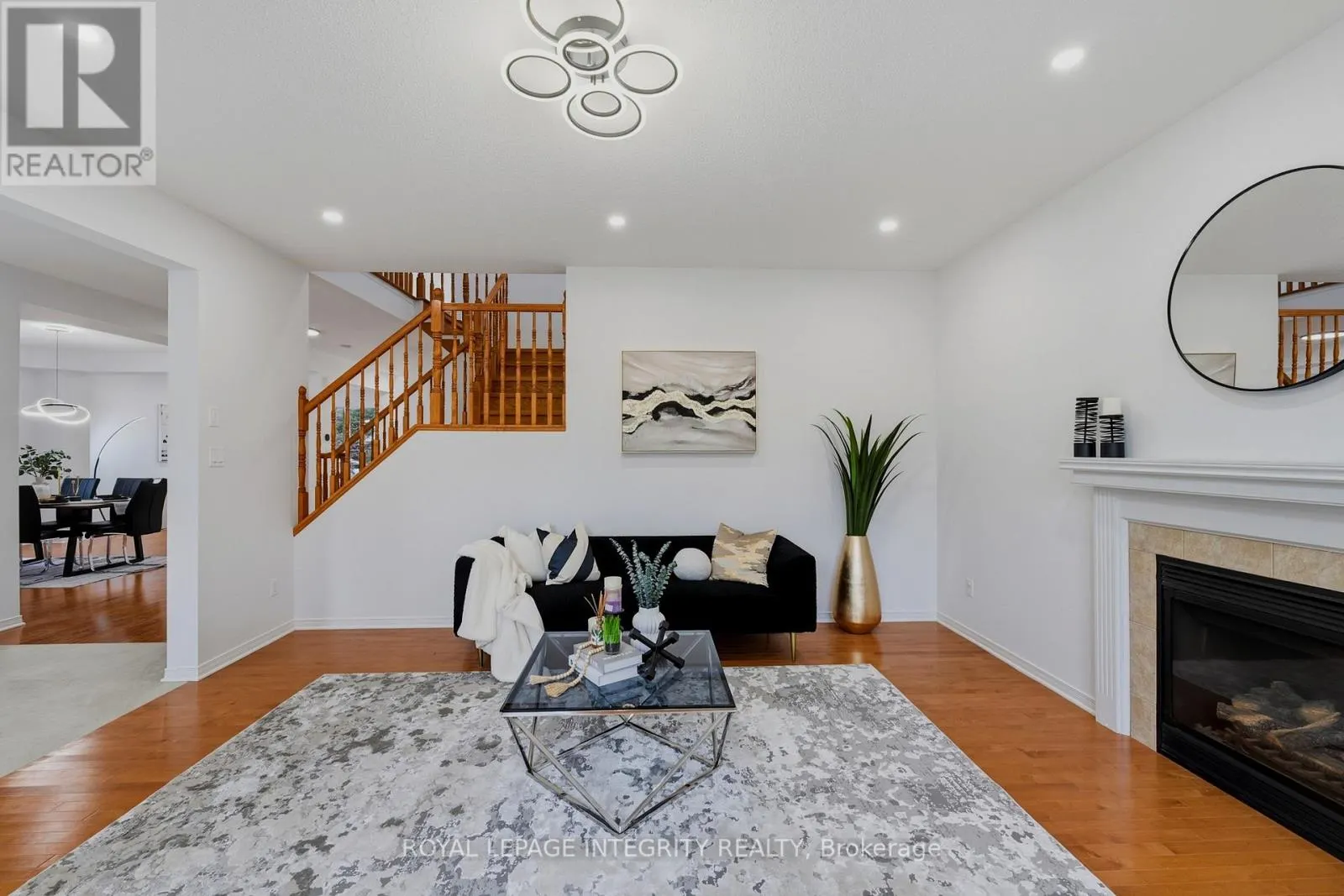 176 WINDANCE CRESCENT
