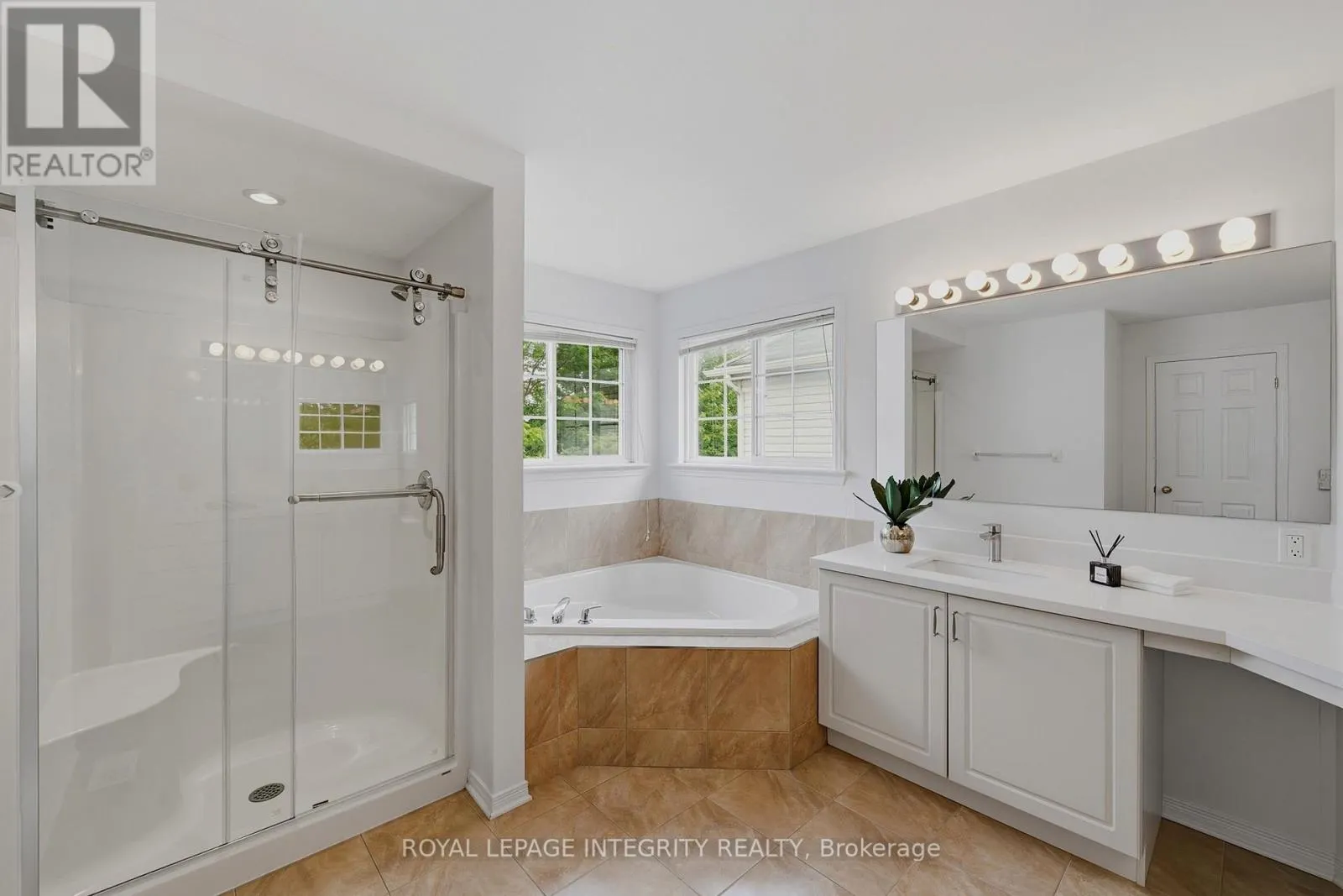 176 WINDANCE CRESCENT