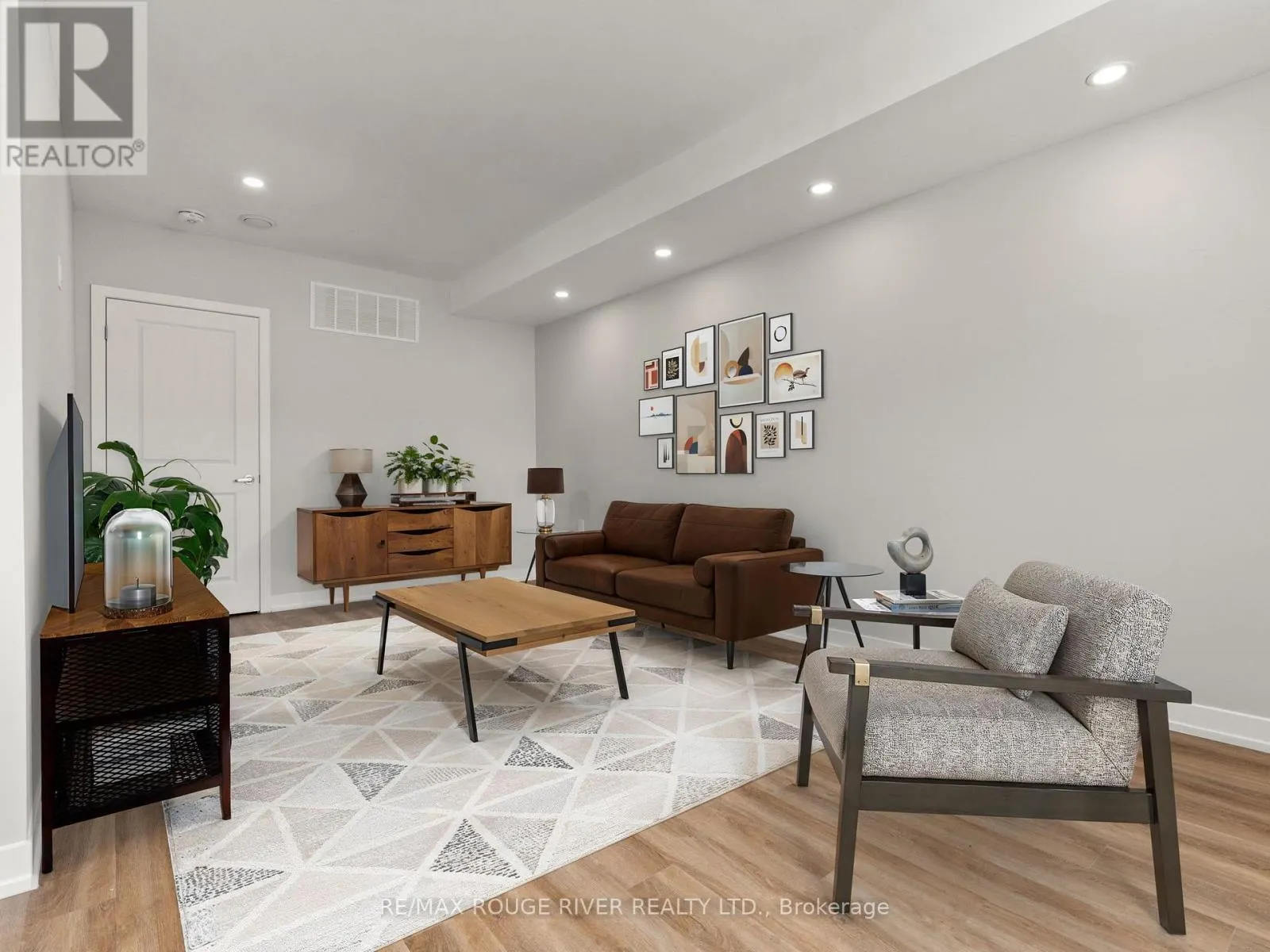 C - 201 DIVISION STREET #C