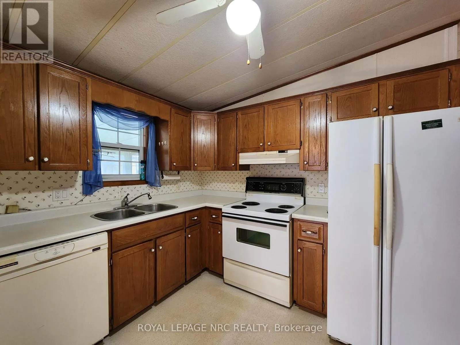 233 - 3033 TOWNLINE ROAD #233