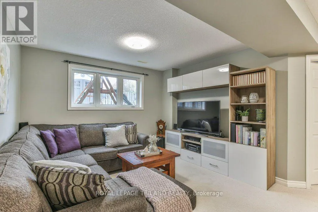 14 ALDERWOOD COURT