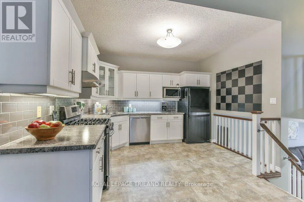 14 ALDERWOOD COURT