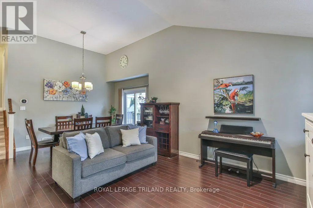 14 ALDERWOOD COURT