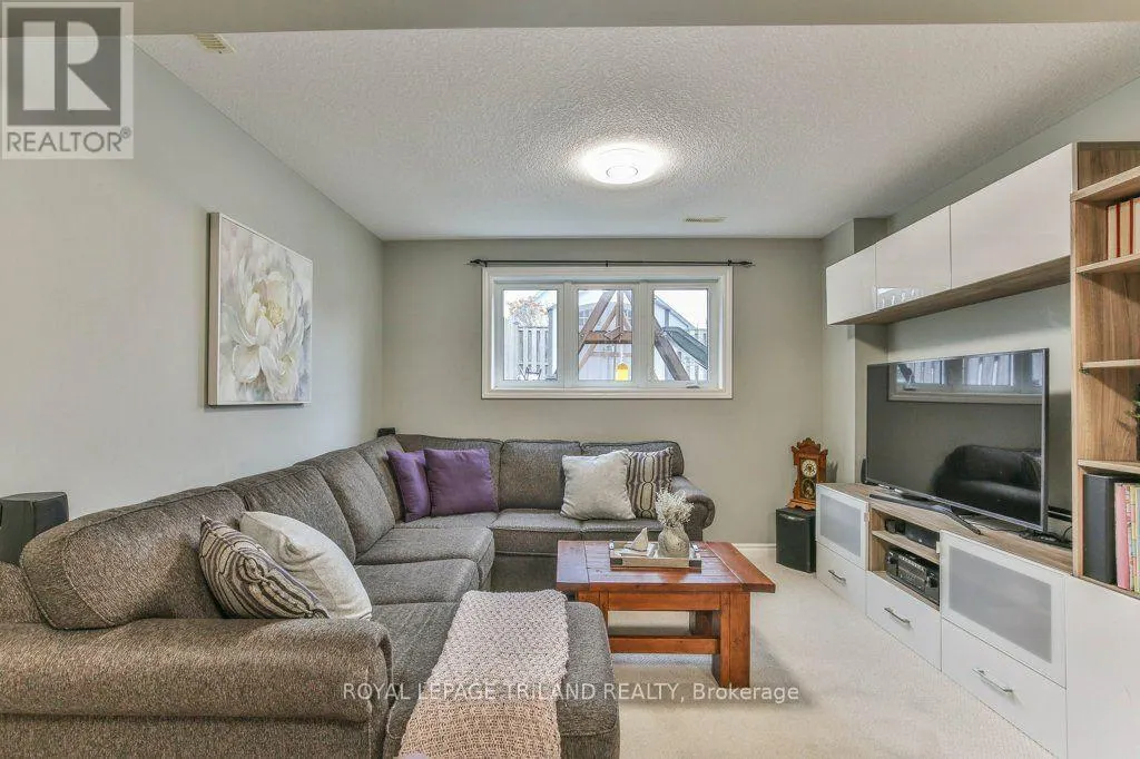 14 ALDERWOOD COURT