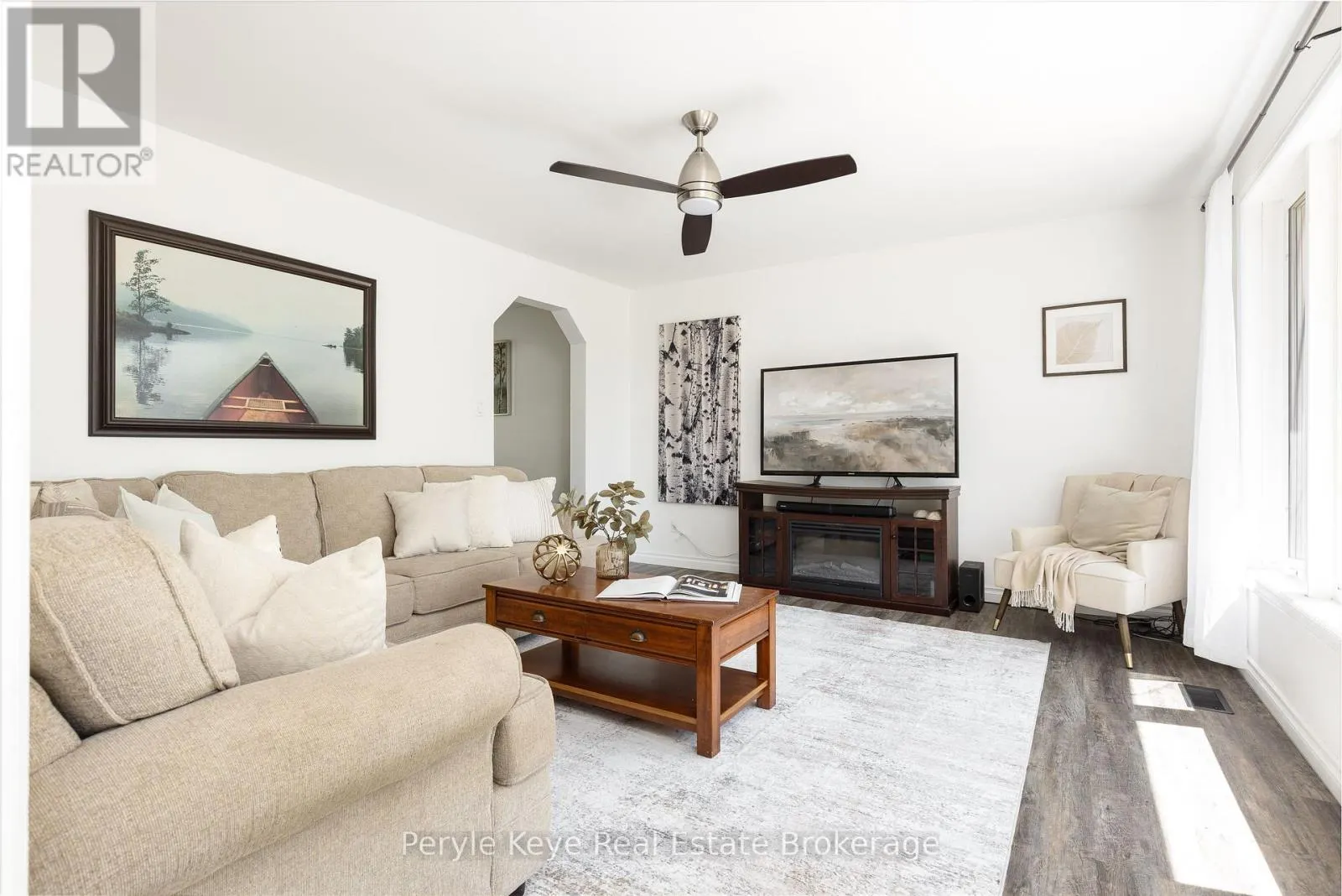 1042 HILLSIDE CRESCENT