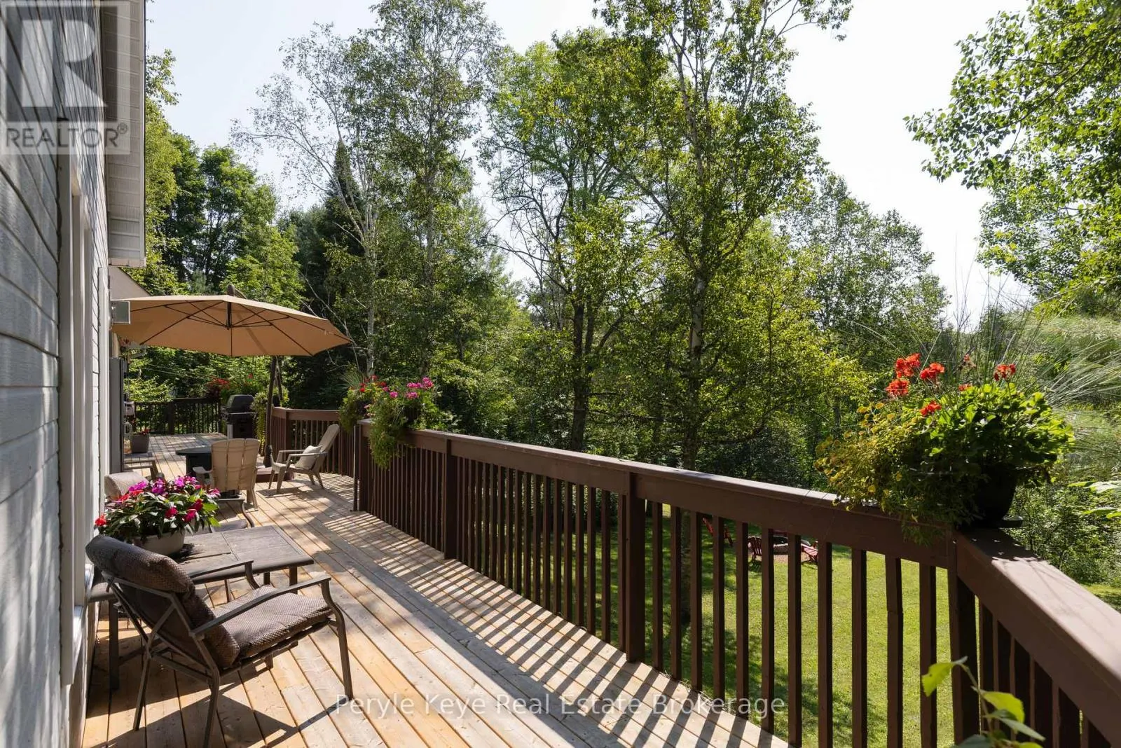 1042 HILLSIDE CRESCENT