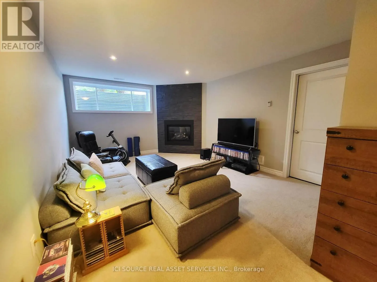 308 FERGUS CRESCENT