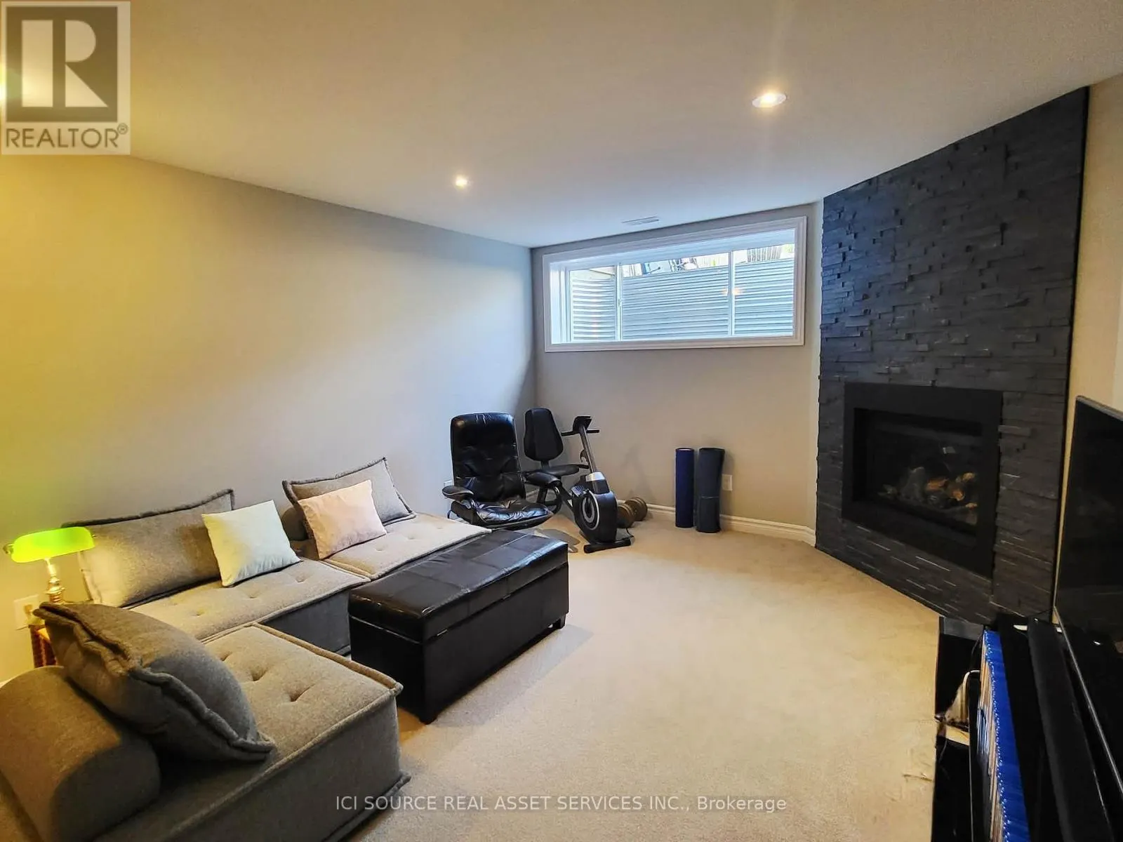 308 FERGUS CRESCENT