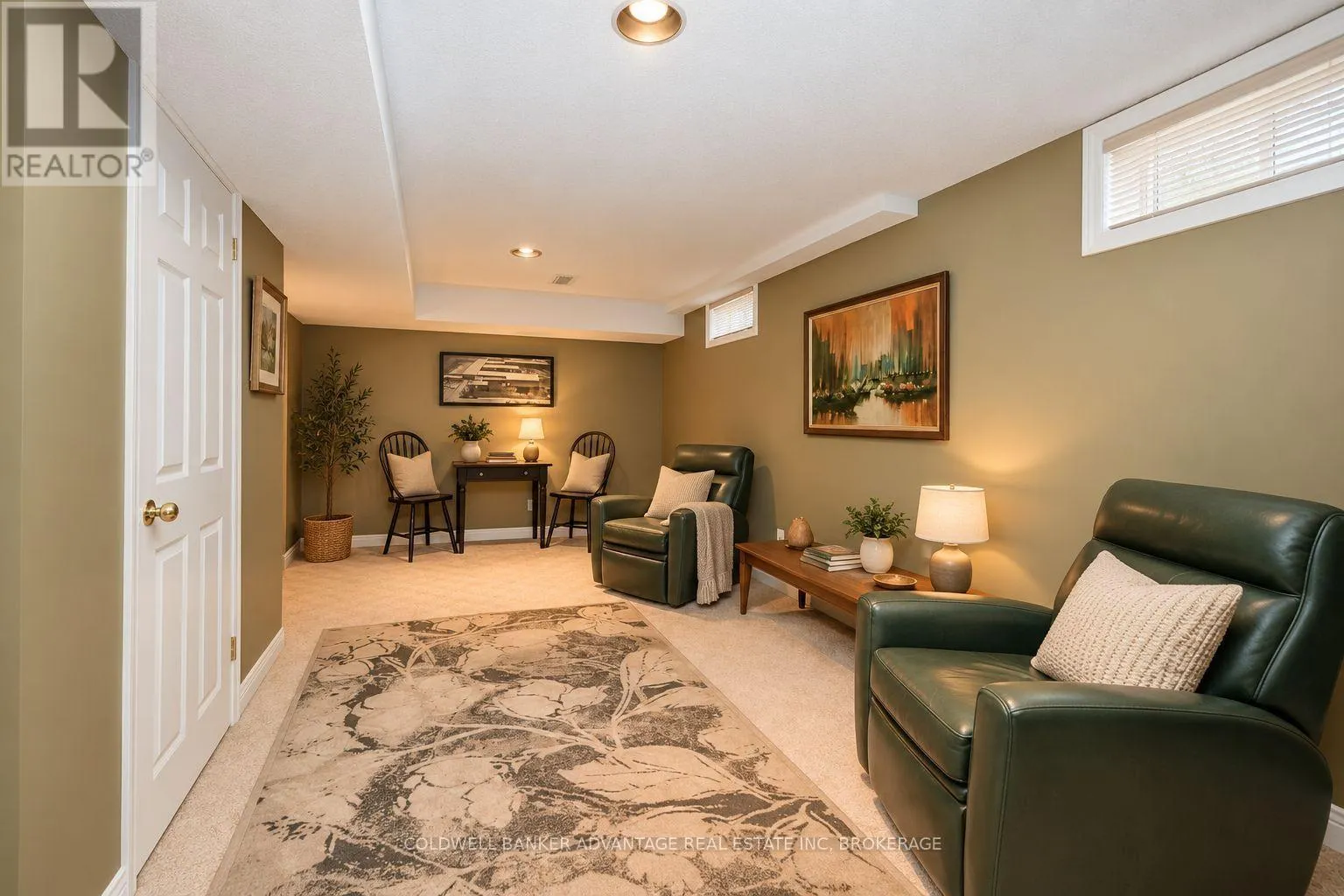 28 DIXON CRESCENT