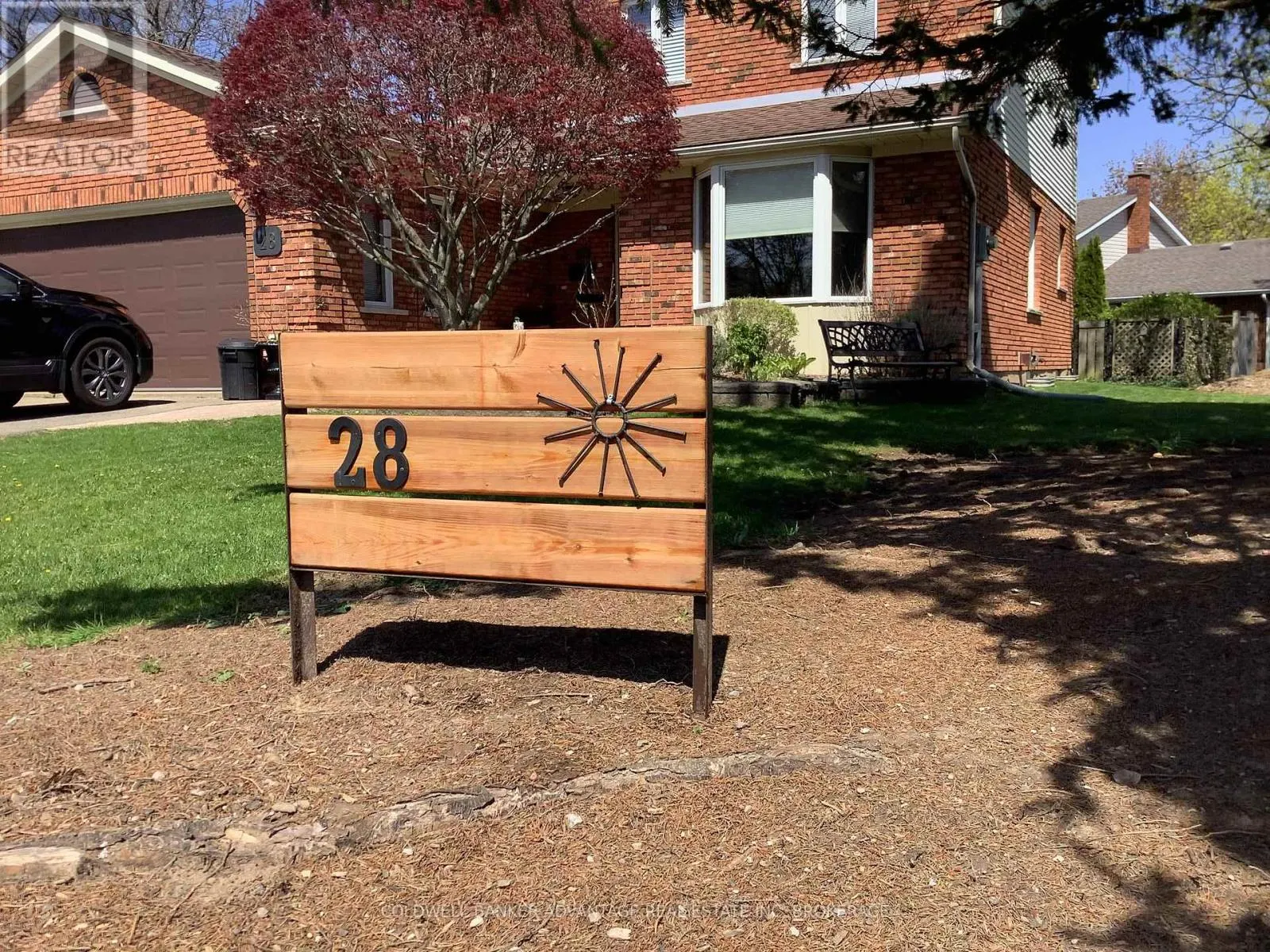 28 DIXON CRESCENT