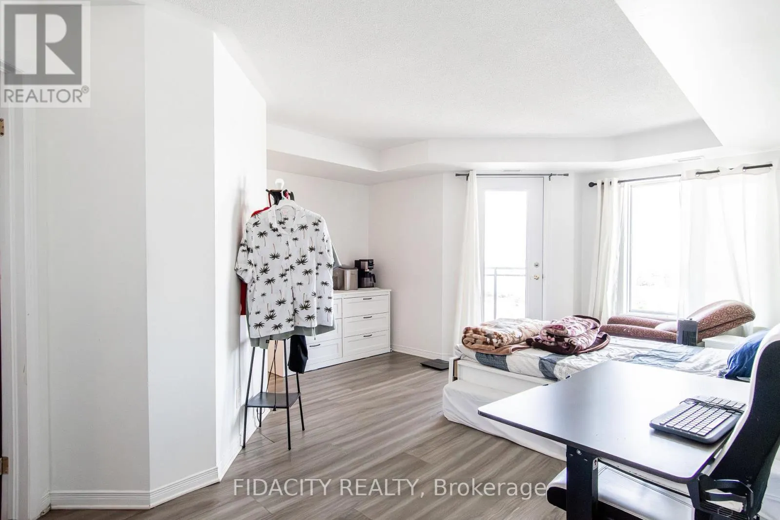 8A - 310 CENTRAL PARK DRIVE