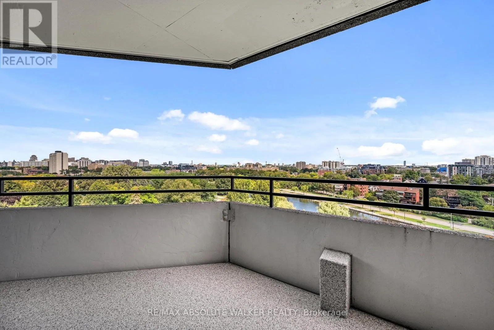 9B - 300 QUEEN ELIZABETH DRIVE