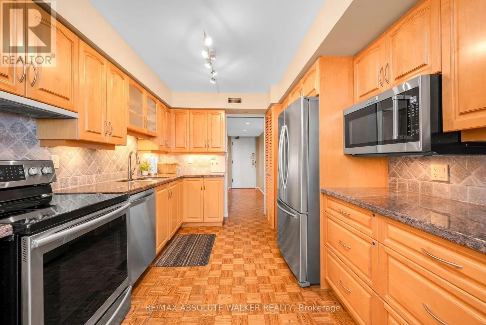 9B - 300 QUEEN ELIZABETH DRIVE