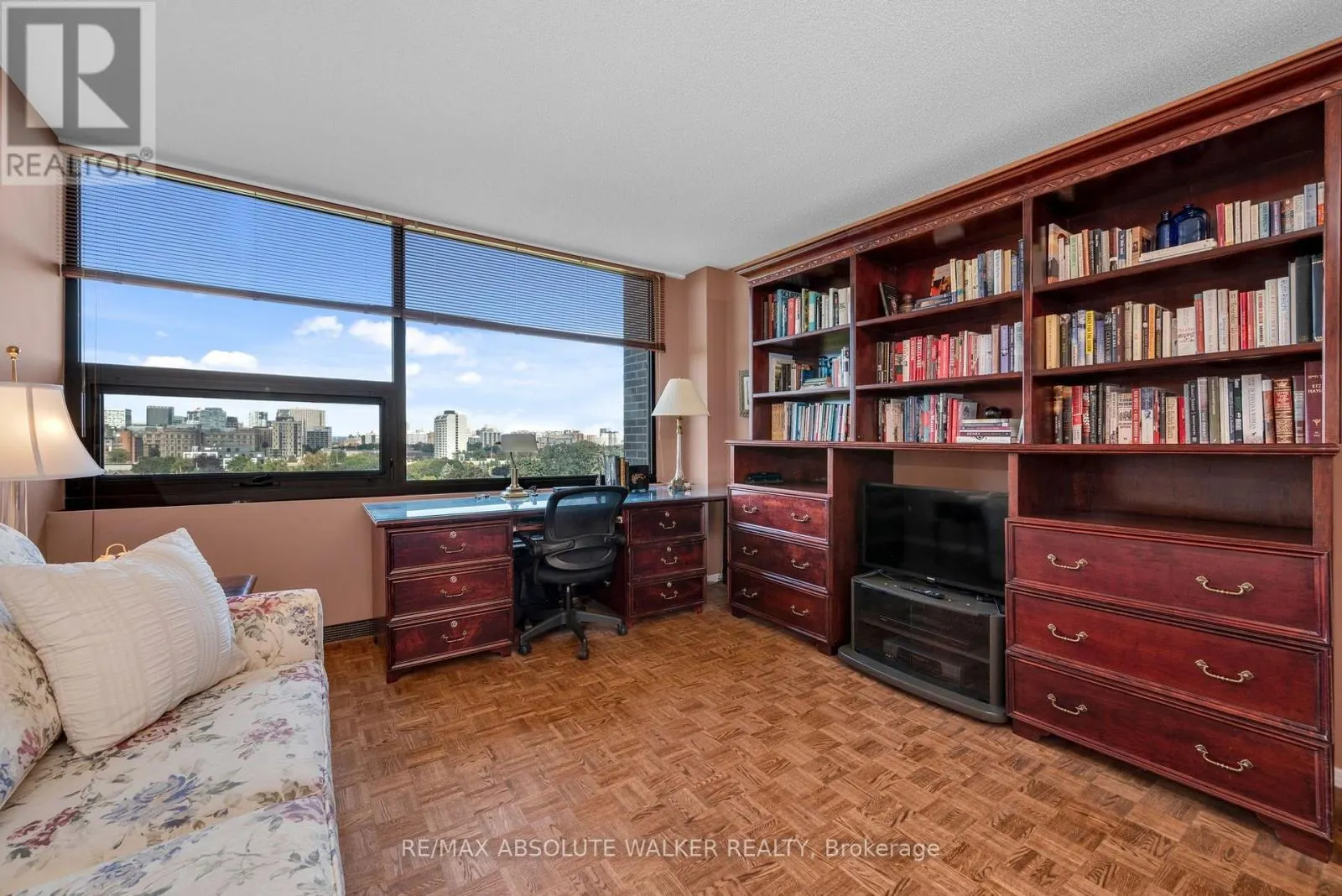 9B - 300 QUEEN ELIZABETH DRIVE