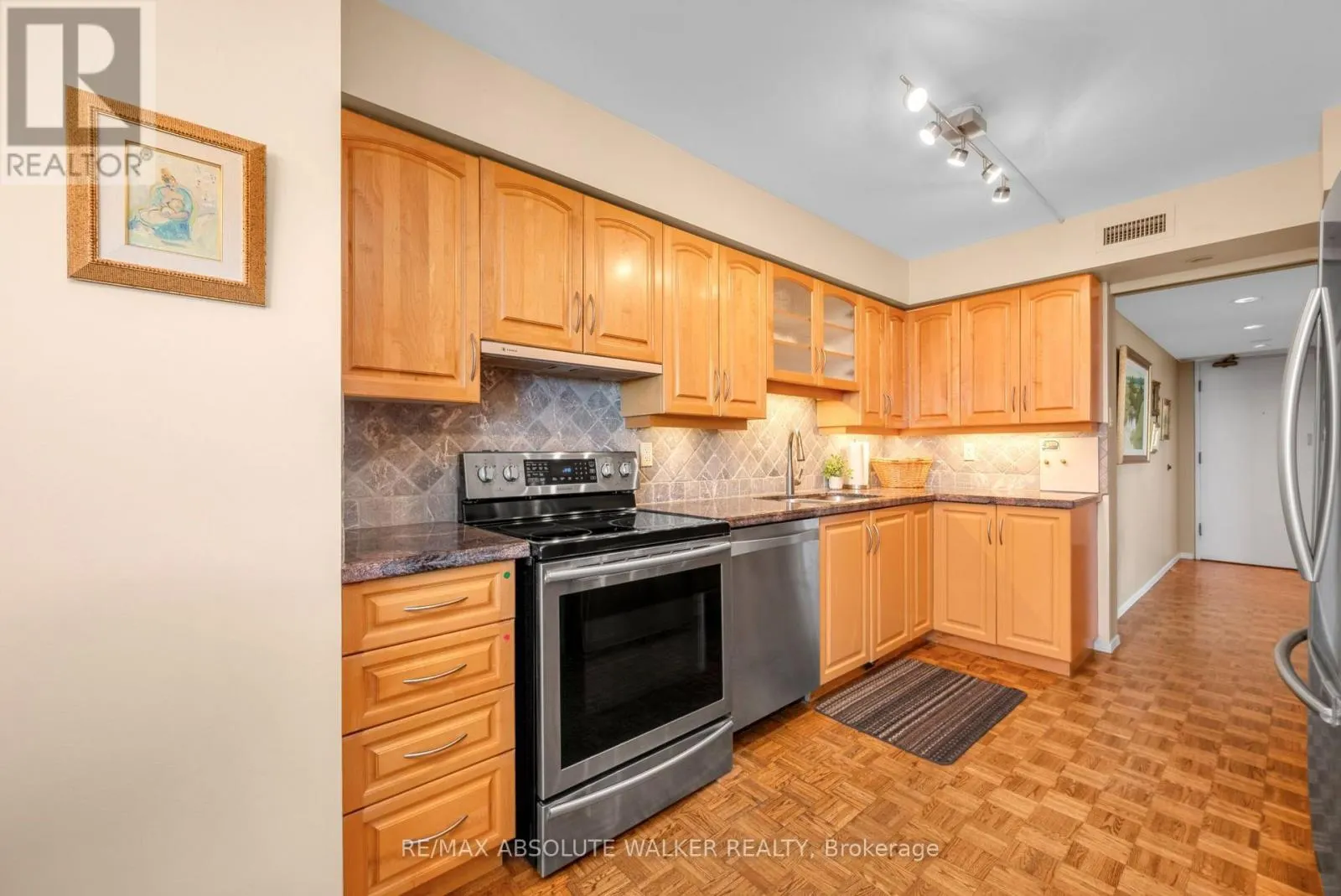 9B - 300 QUEEN ELIZABETH DRIVE