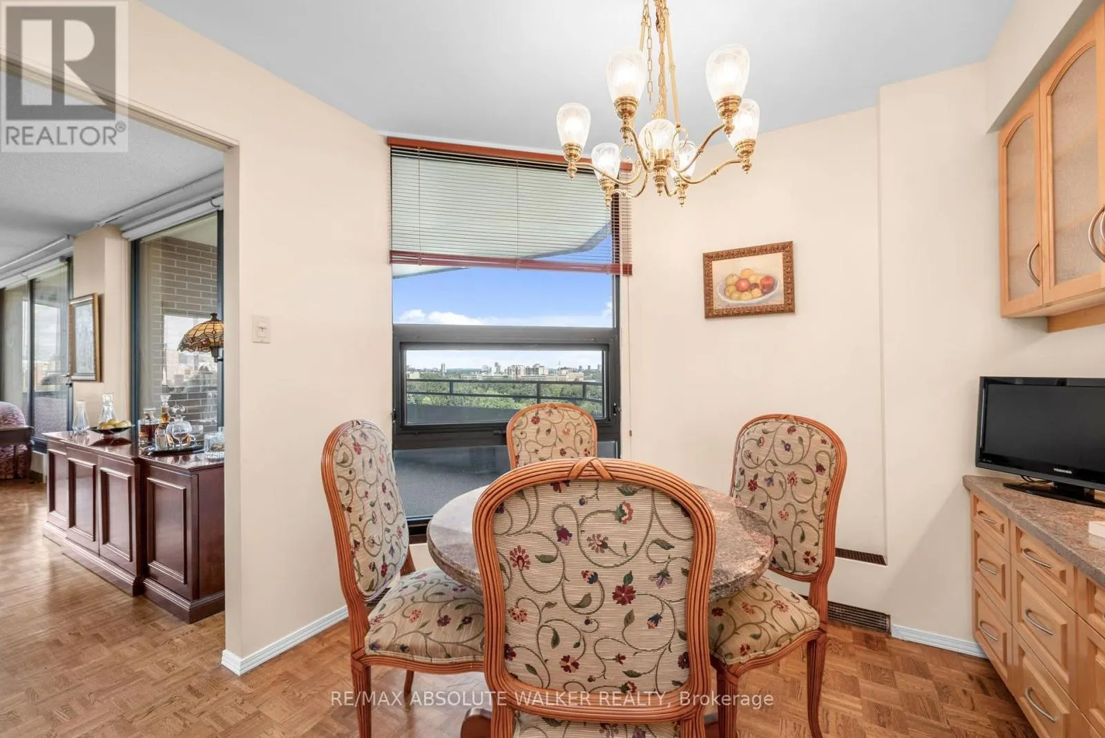 9B - 300 QUEEN ELIZABETH DRIVE