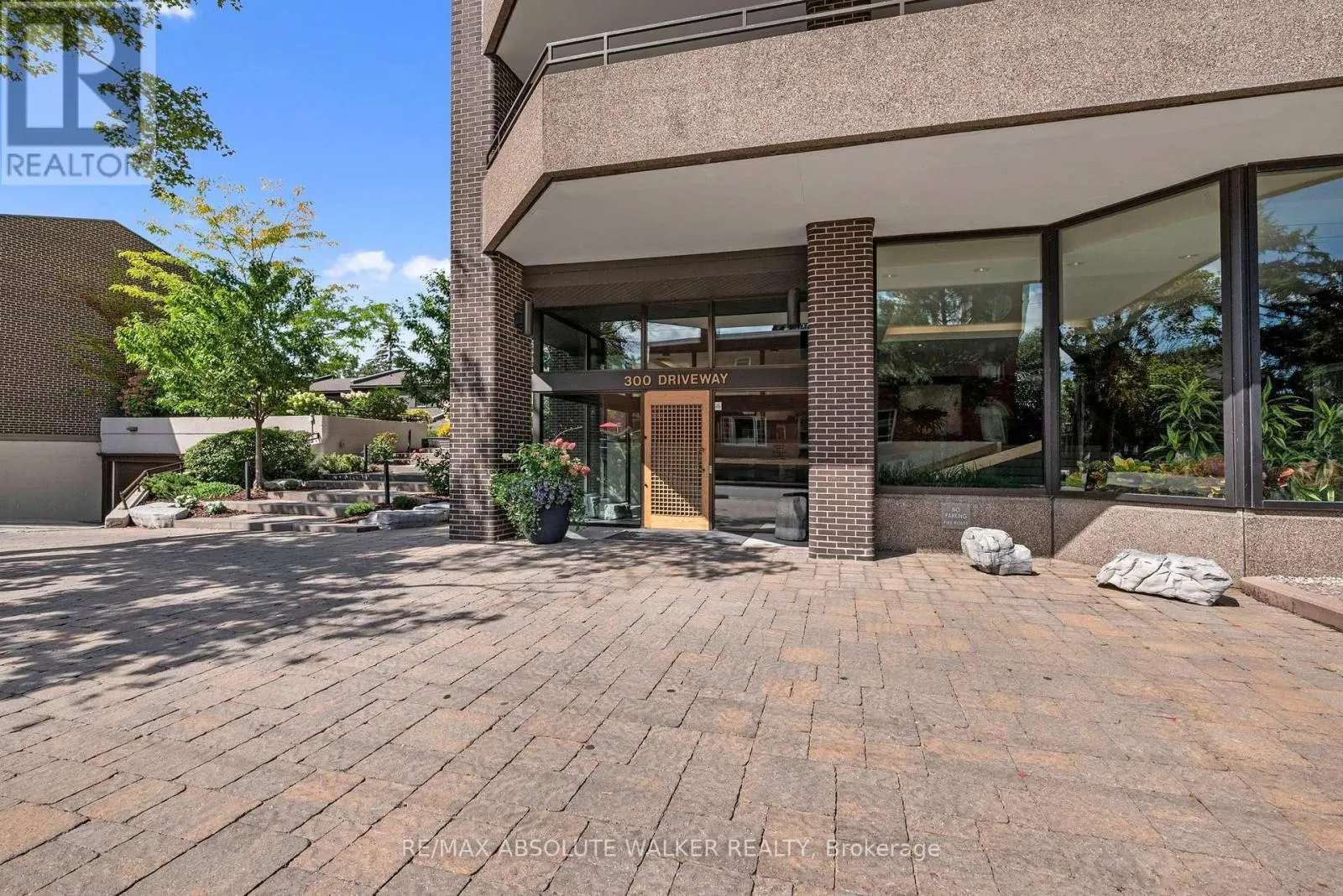 9B - 300 QUEEN ELIZABETH DRIVE