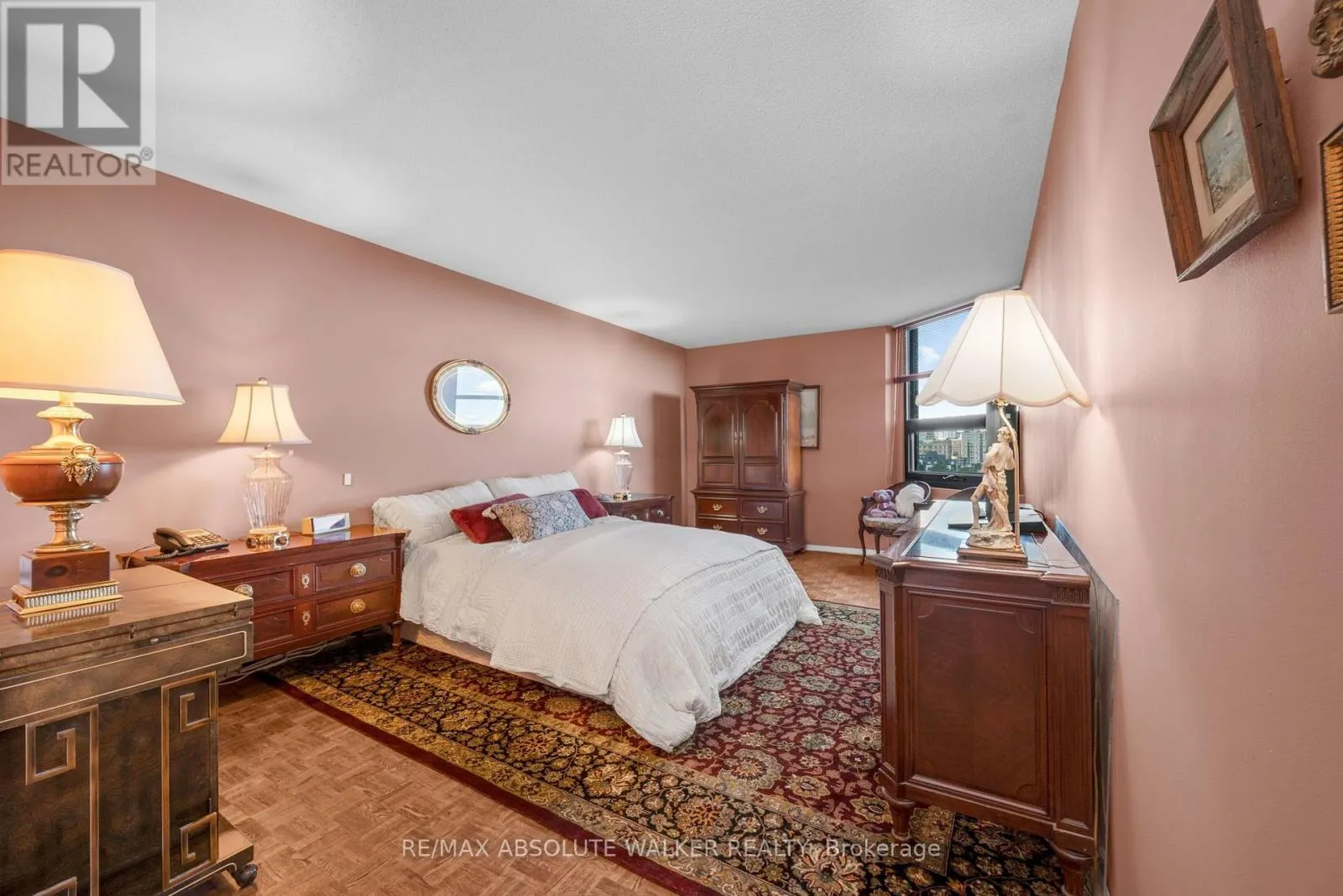 9B - 300 QUEEN ELIZABETH DRIVE