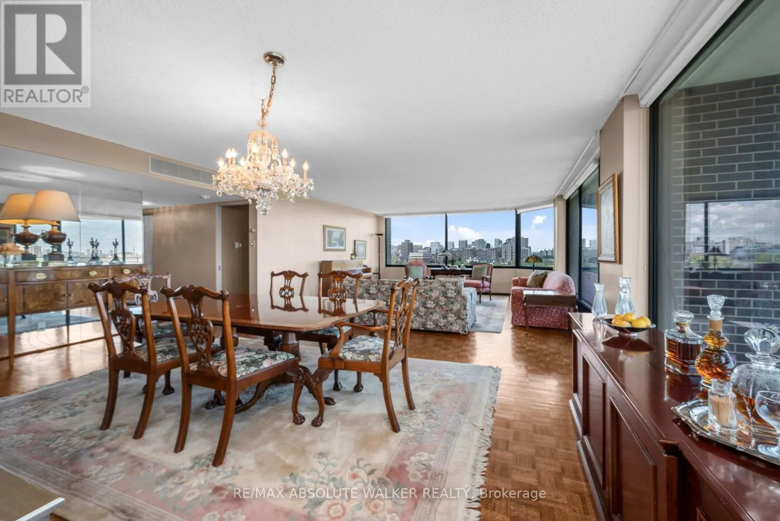 9B - 300 QUEEN ELIZABETH DRIVE