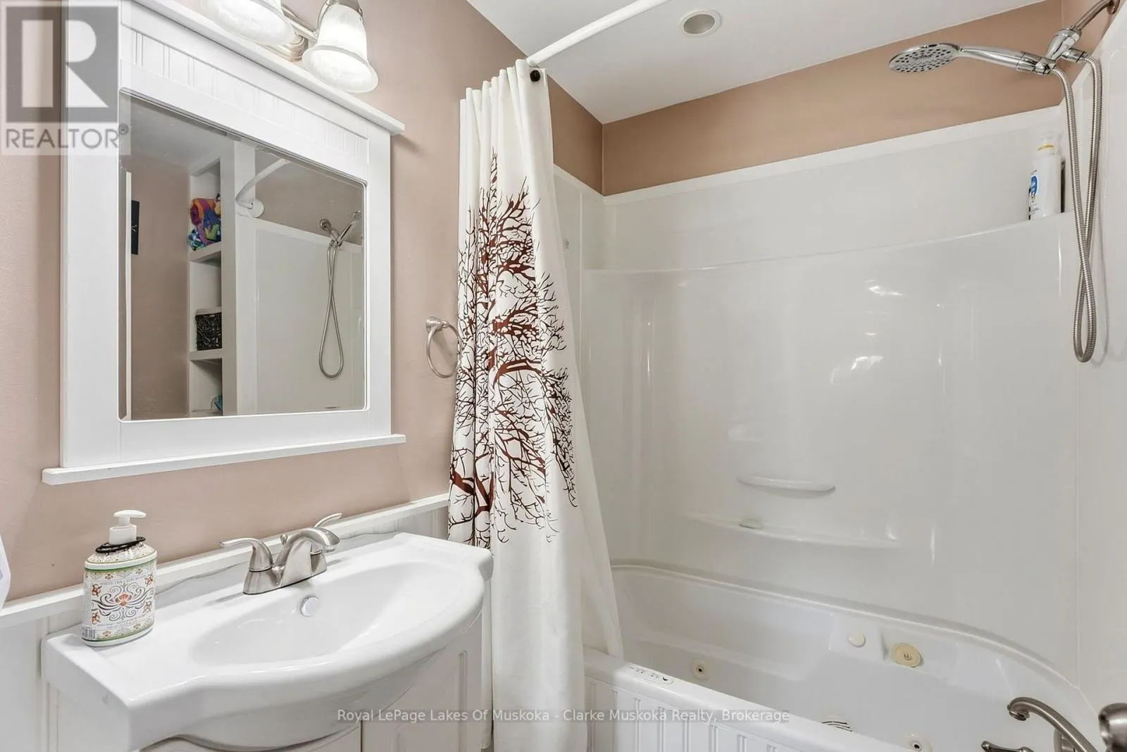 251 JAMES STREET W